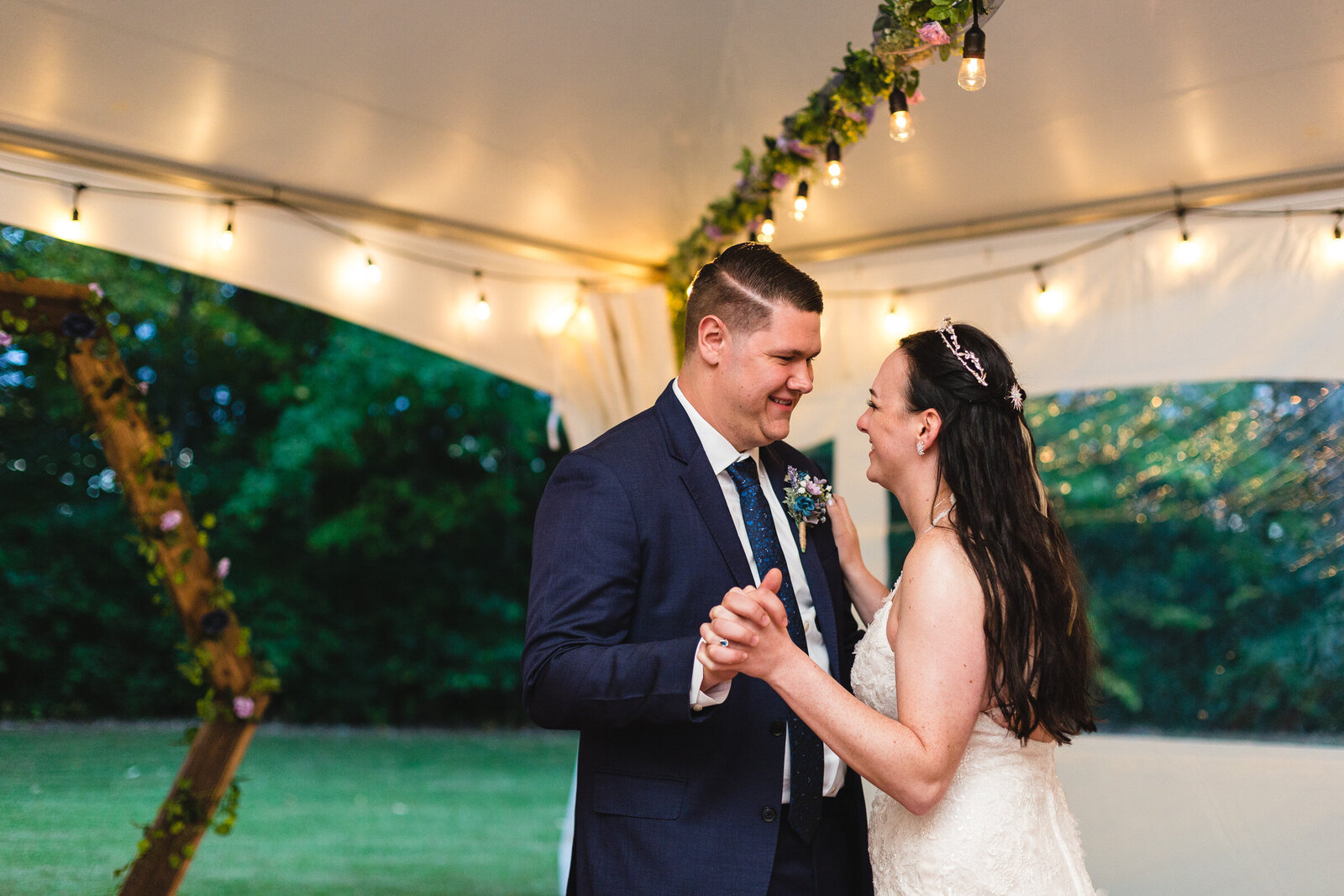 bride and groom first dance ohio wedding summer