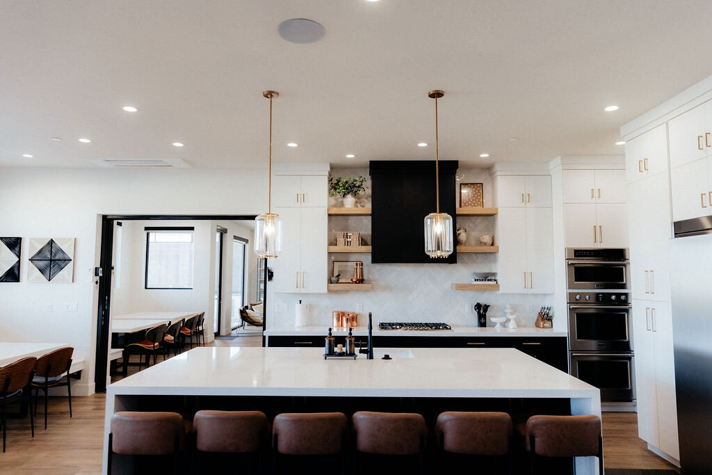 Beezah_FrankiesPlace_ALL-398