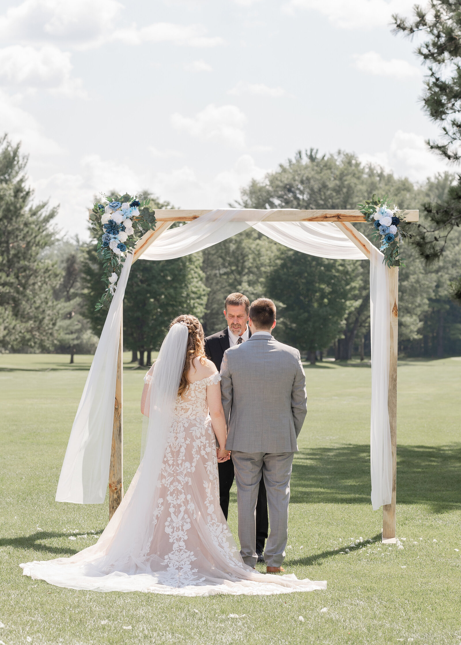pine grove golf course wedding ceremony