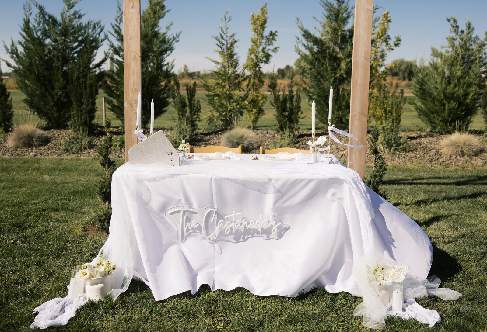 september-wedding-emmett-idaho-autumn-summer-black-tie-kayla-lucio-photo-castaneda-details-82