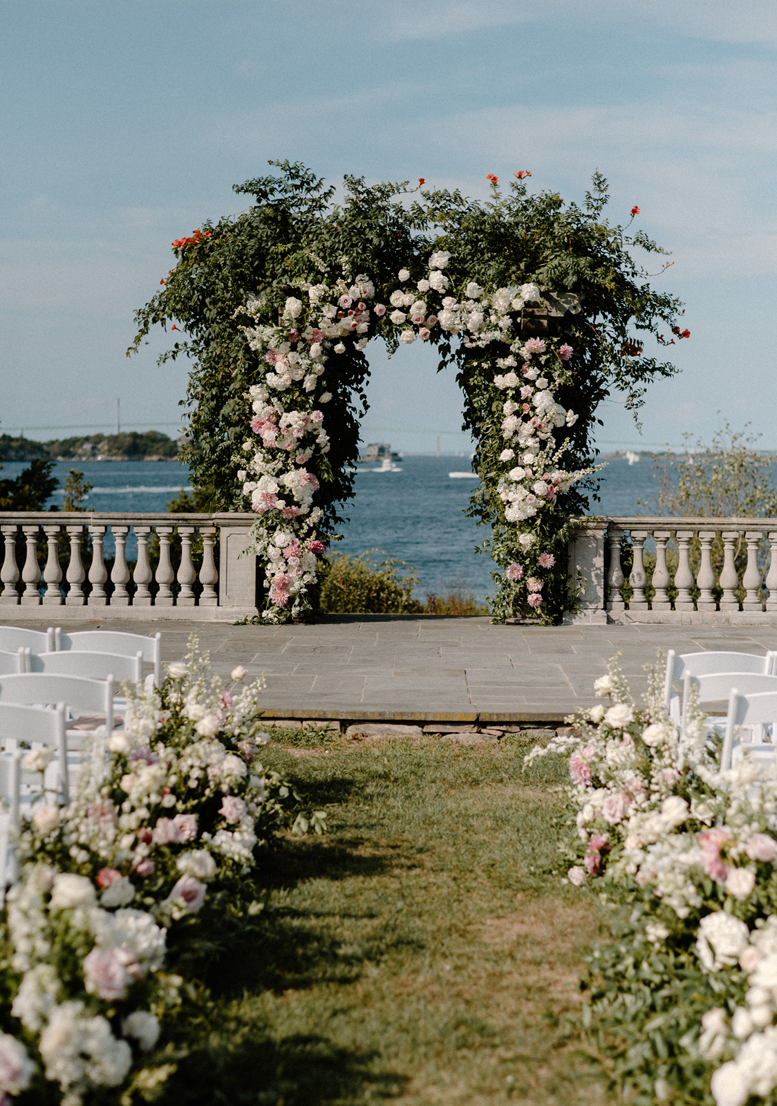 leila-james-events-newport-ri-wedding-planning-luxury-events-alexandra-and-brandon-castle-hill-inn-peyton-rainey-photography-36