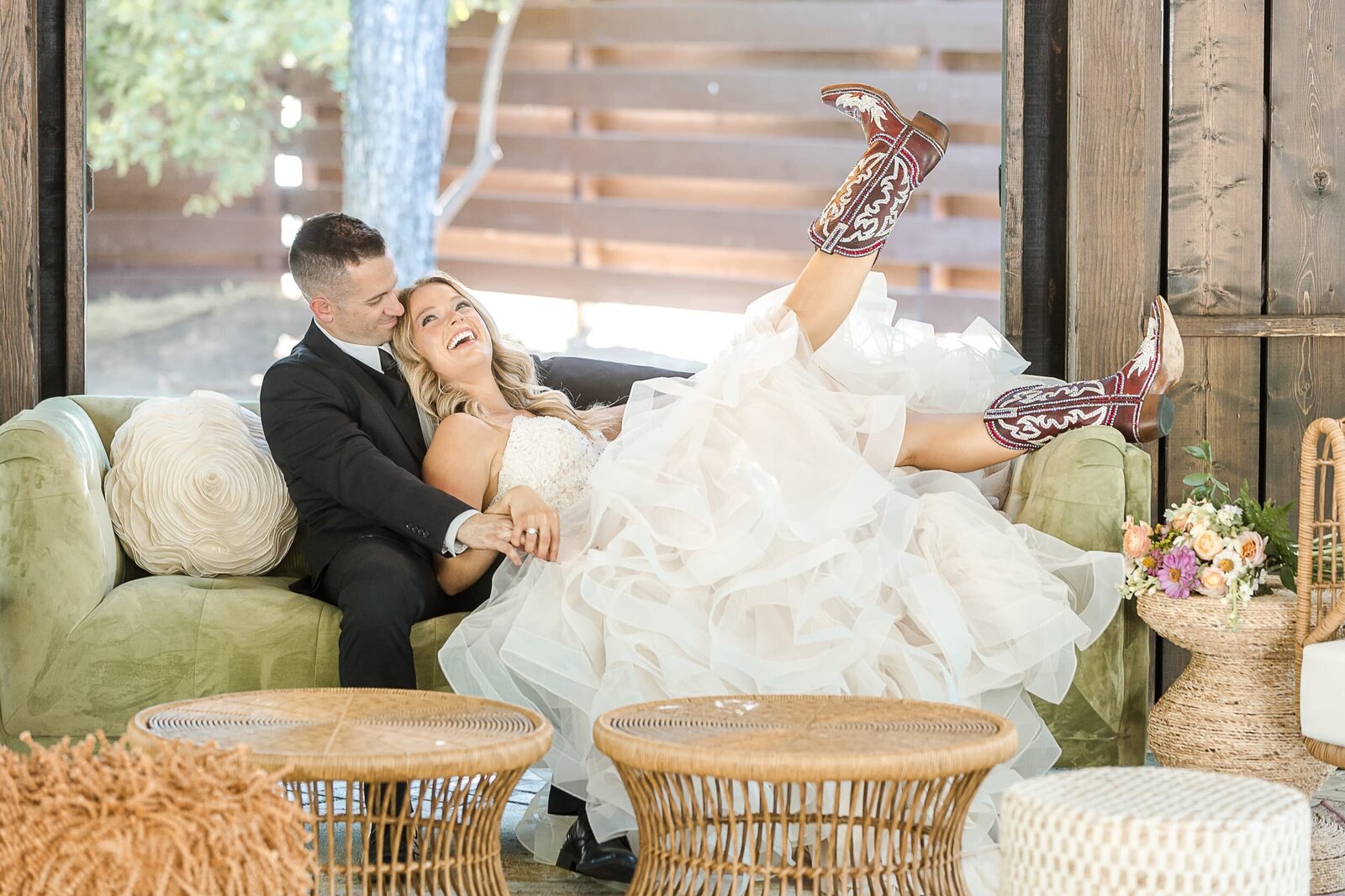 Phoenix-Wedding-Photographer-and-Videographer-Venue-at-the-Grove-VATG-1106