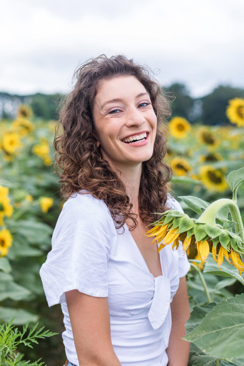 LightCreative_202207_KirstenOverdahl_SunflowerSession_final_015