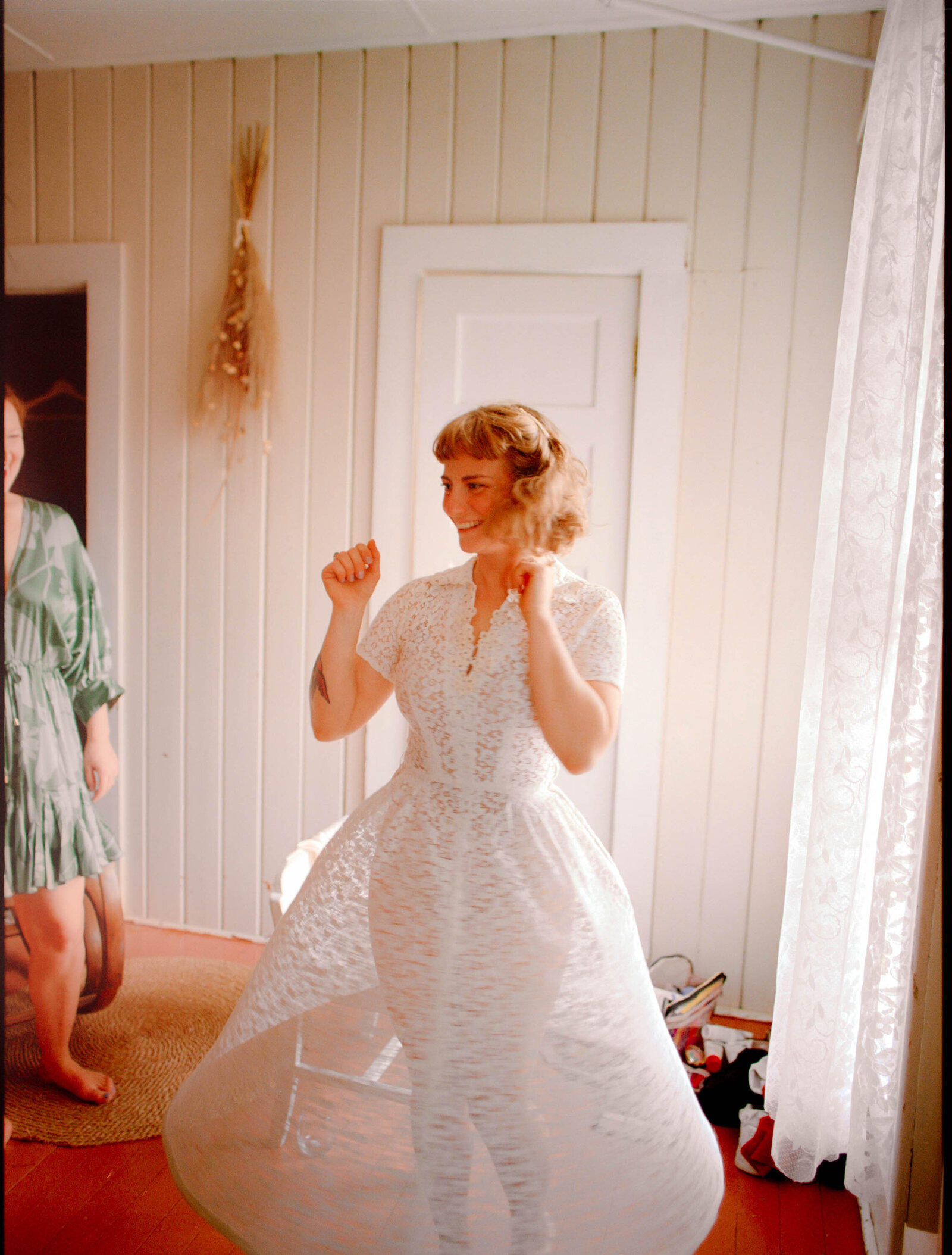 Jess-Buckley-Photo-FILM-Wedding-Coast-Lodge-12
