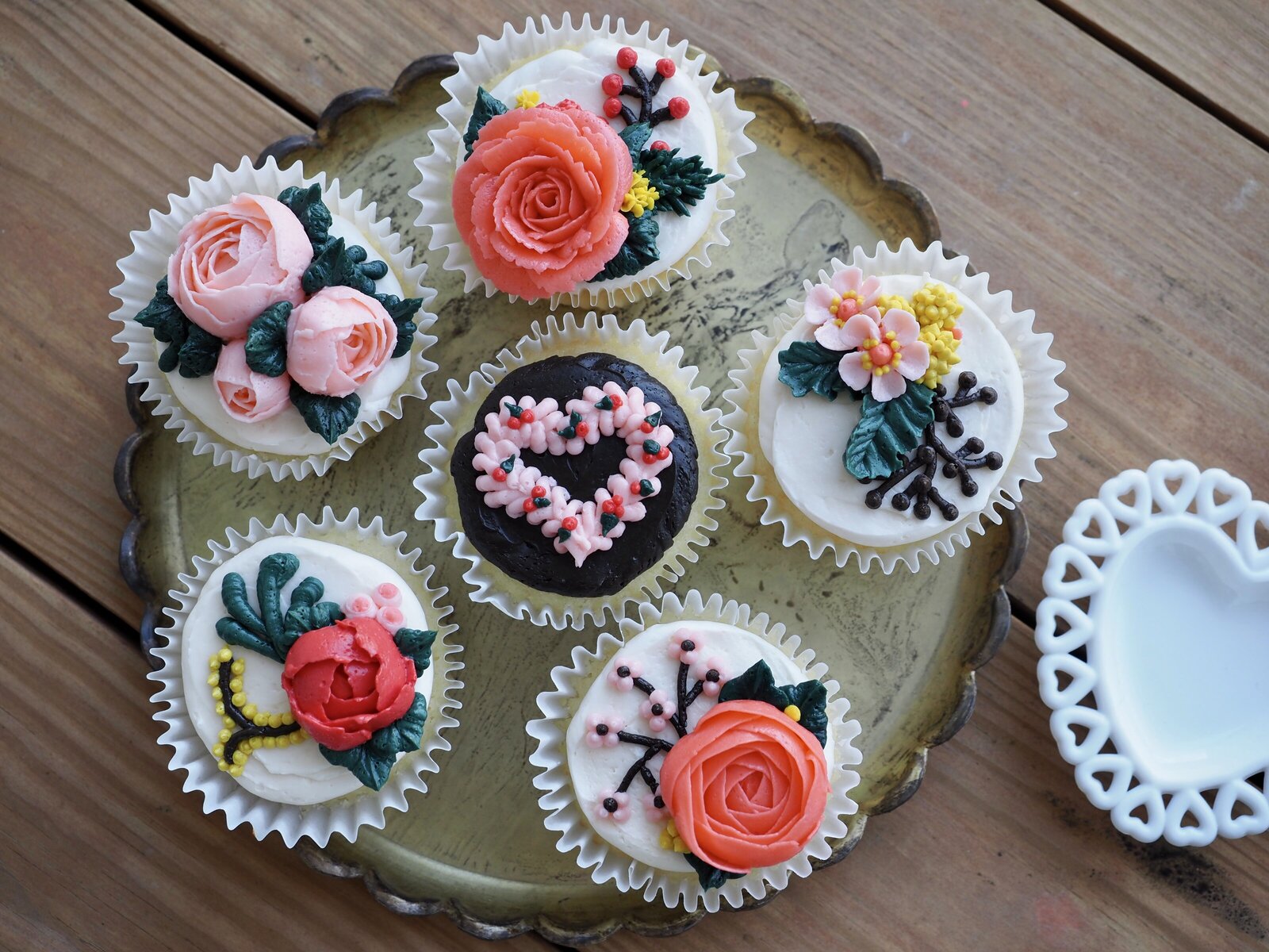 Valentines Day floral cupcakes