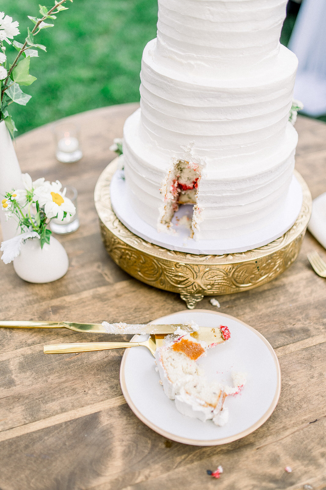 Bride and Groom Cut the Cake at AutoCamp Yosemite
