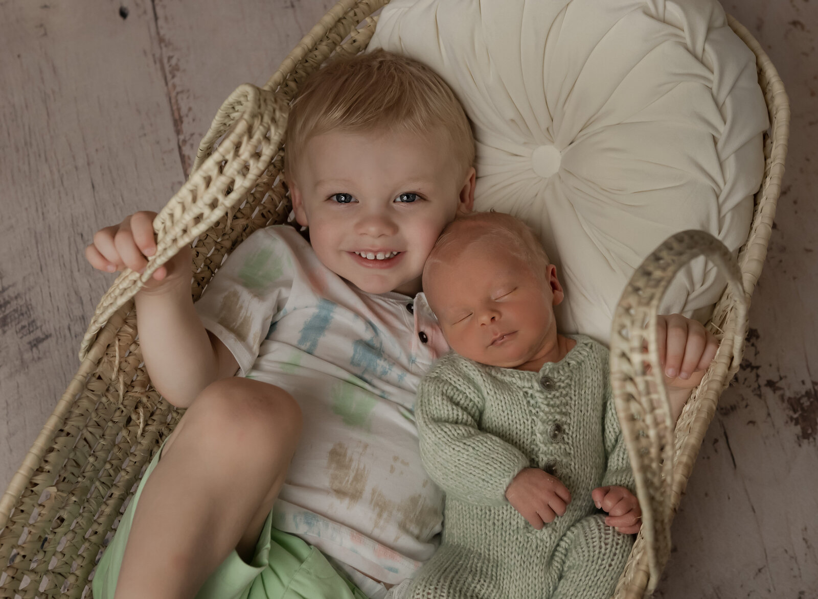 sibling newborn photography