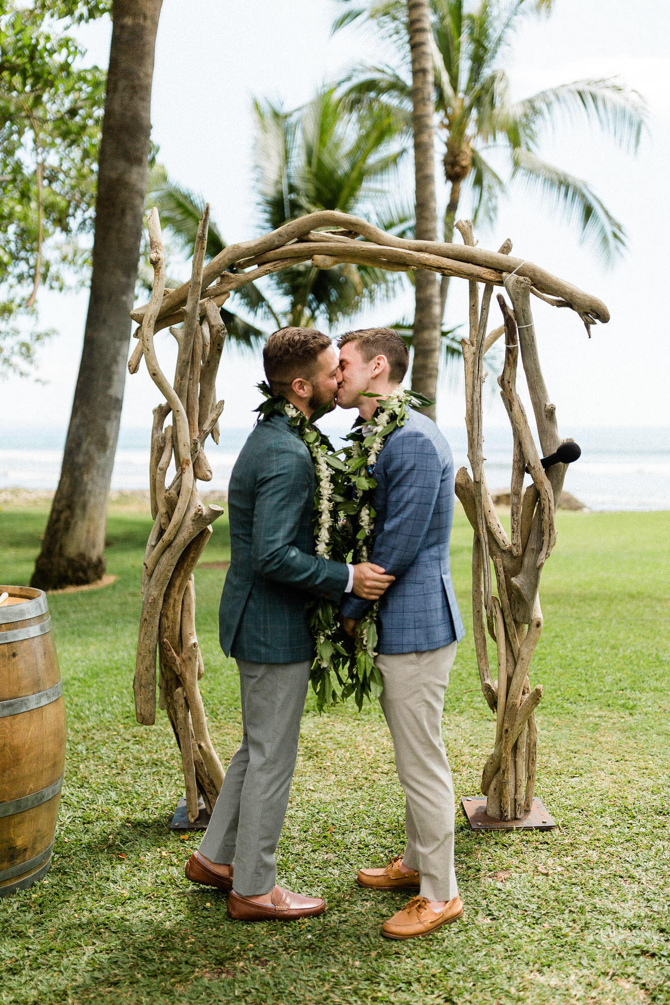grooms-gay-wedding-olowalu-maui-059