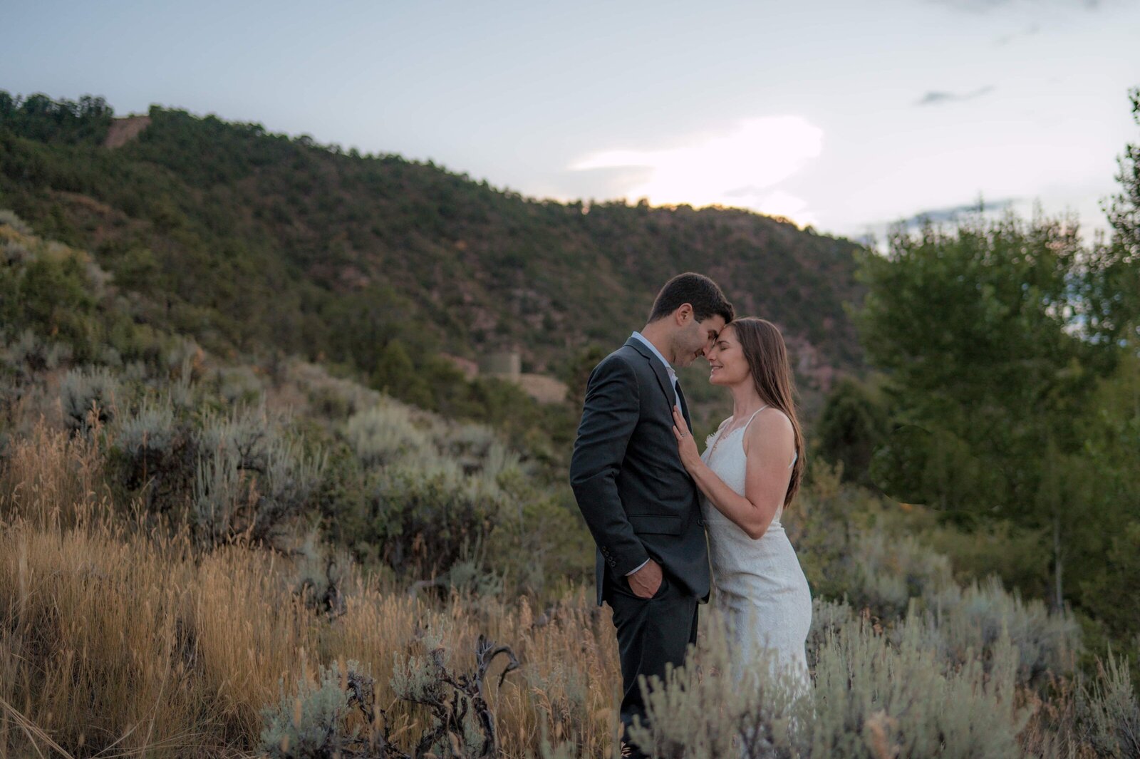 Couple embracing during their Glenwood Springs elopement


