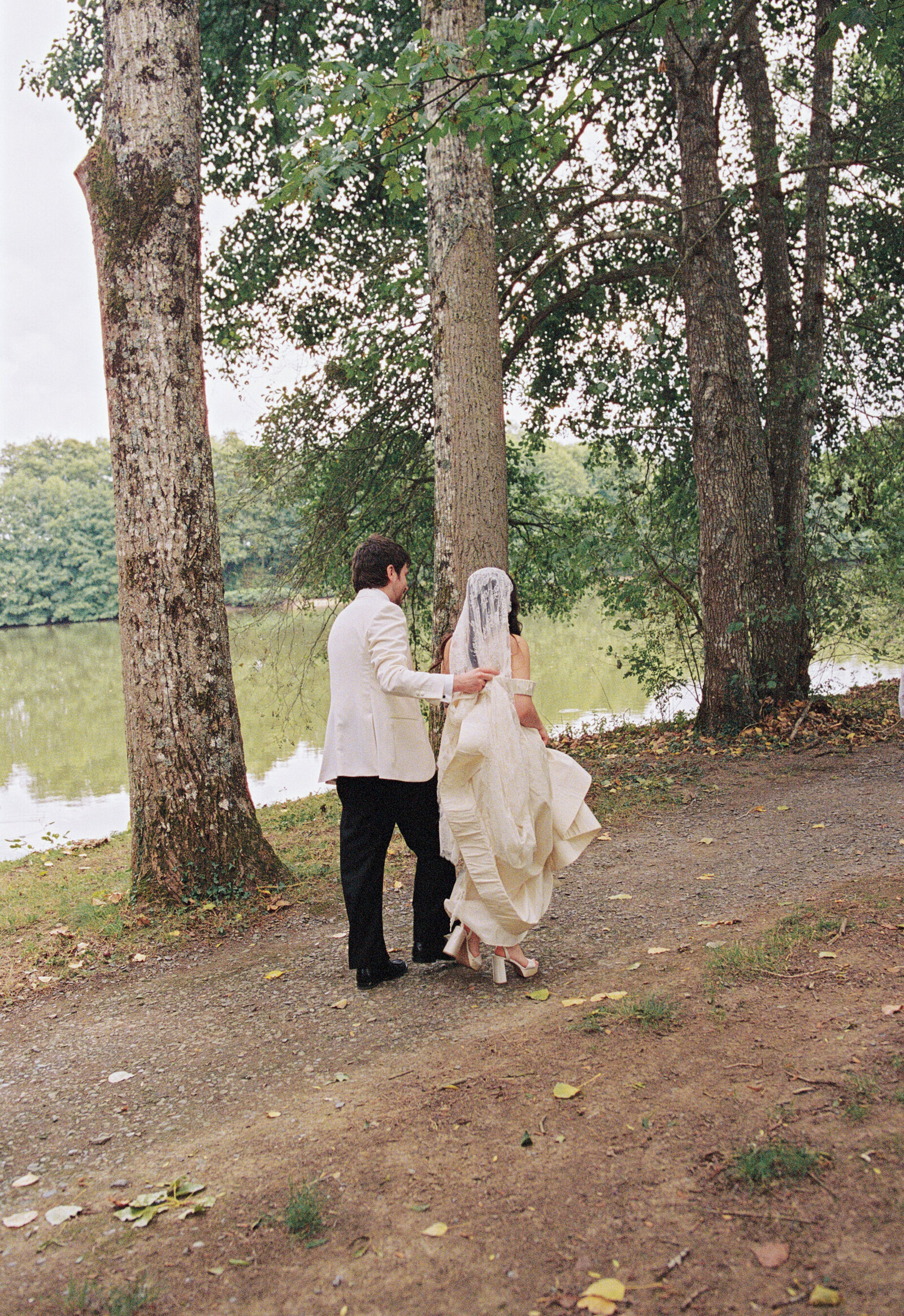 Film-Wedding-Photographer-Zara-Staples-Weddings252