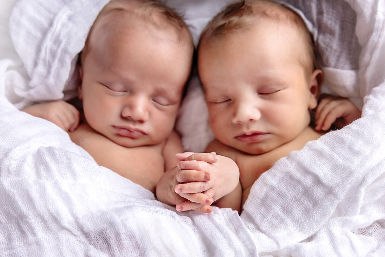 newborn-photography-for-twins