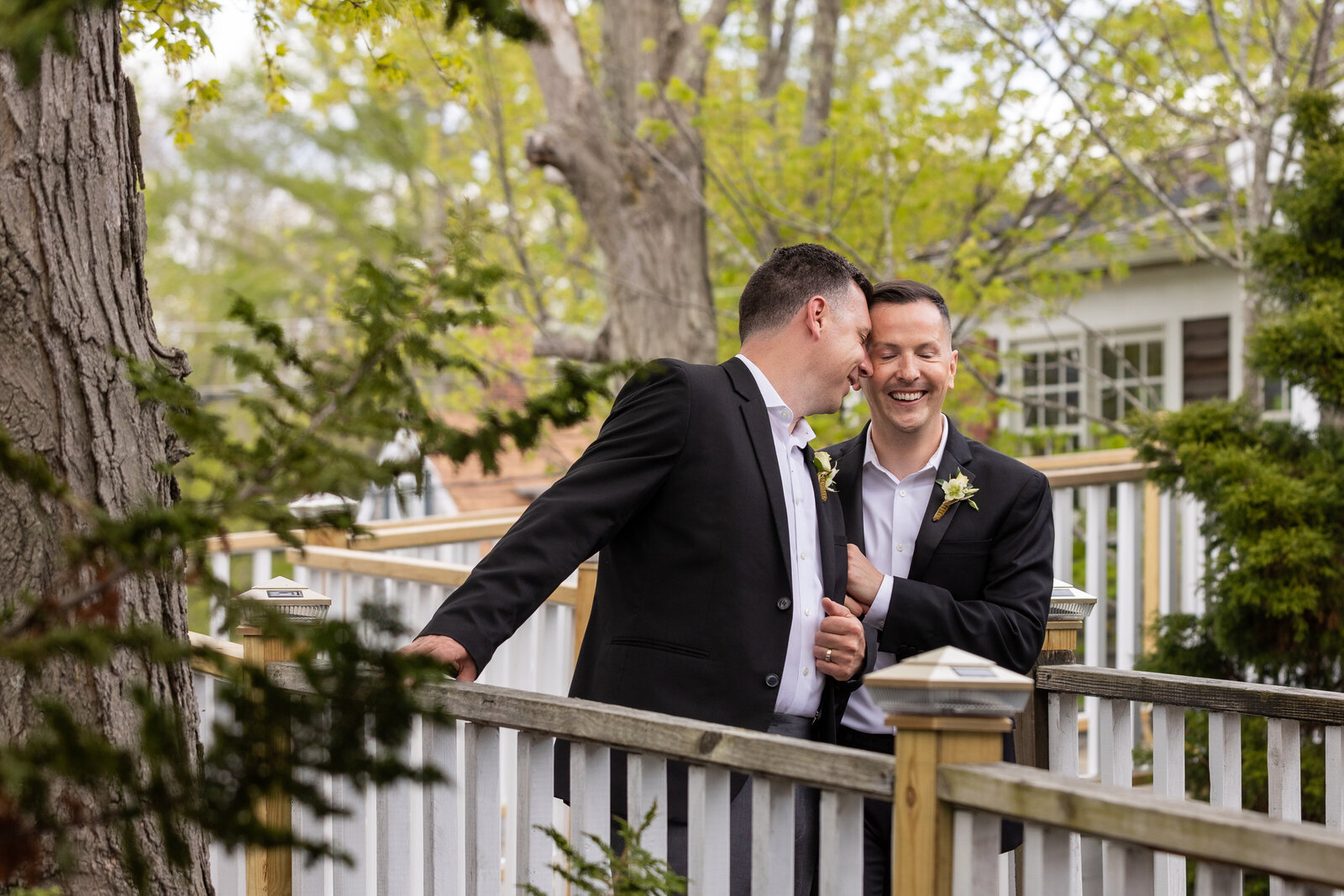 grooms hug at red lion inn