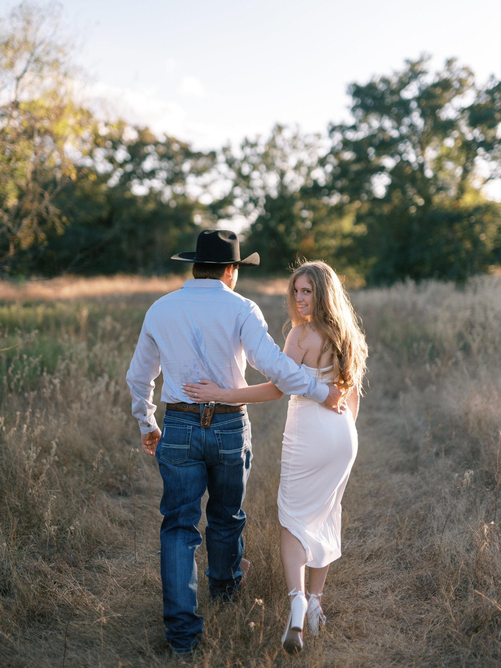 golden-hour-engagement-session