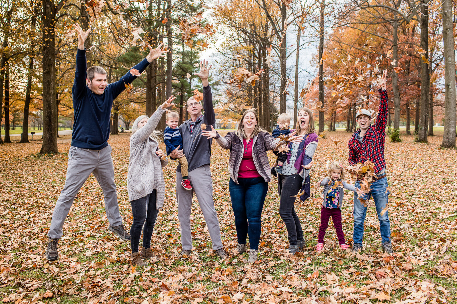 outdoor_extended_family_lifestyle_photography_session_Frankfort_KY_photographer_fall-3