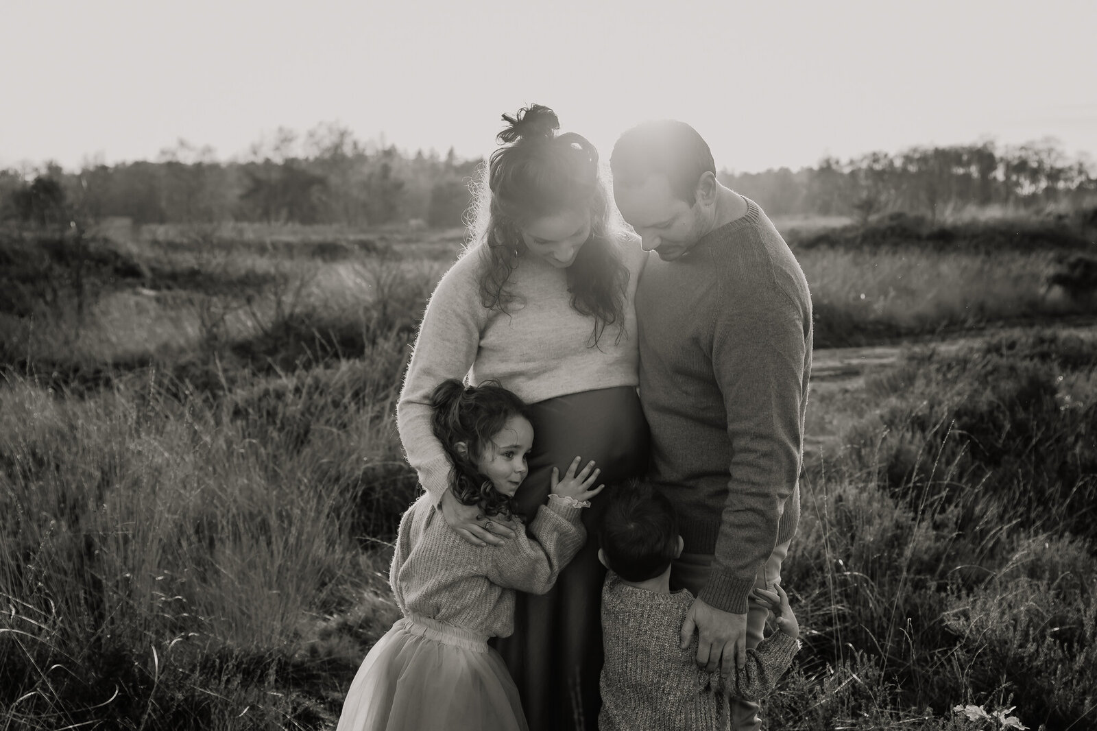 zwangerschapsftoshoot eindhoven zwangerschapsfotograaf fotoshoot zwangerschap fotograaf zwangerschap valkenswaard zwanger fotoshoot newbornshoot la nouk fotografie gezinsshoot