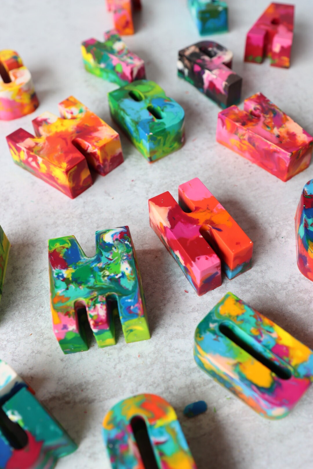How_to_Make_Crayon_Letters