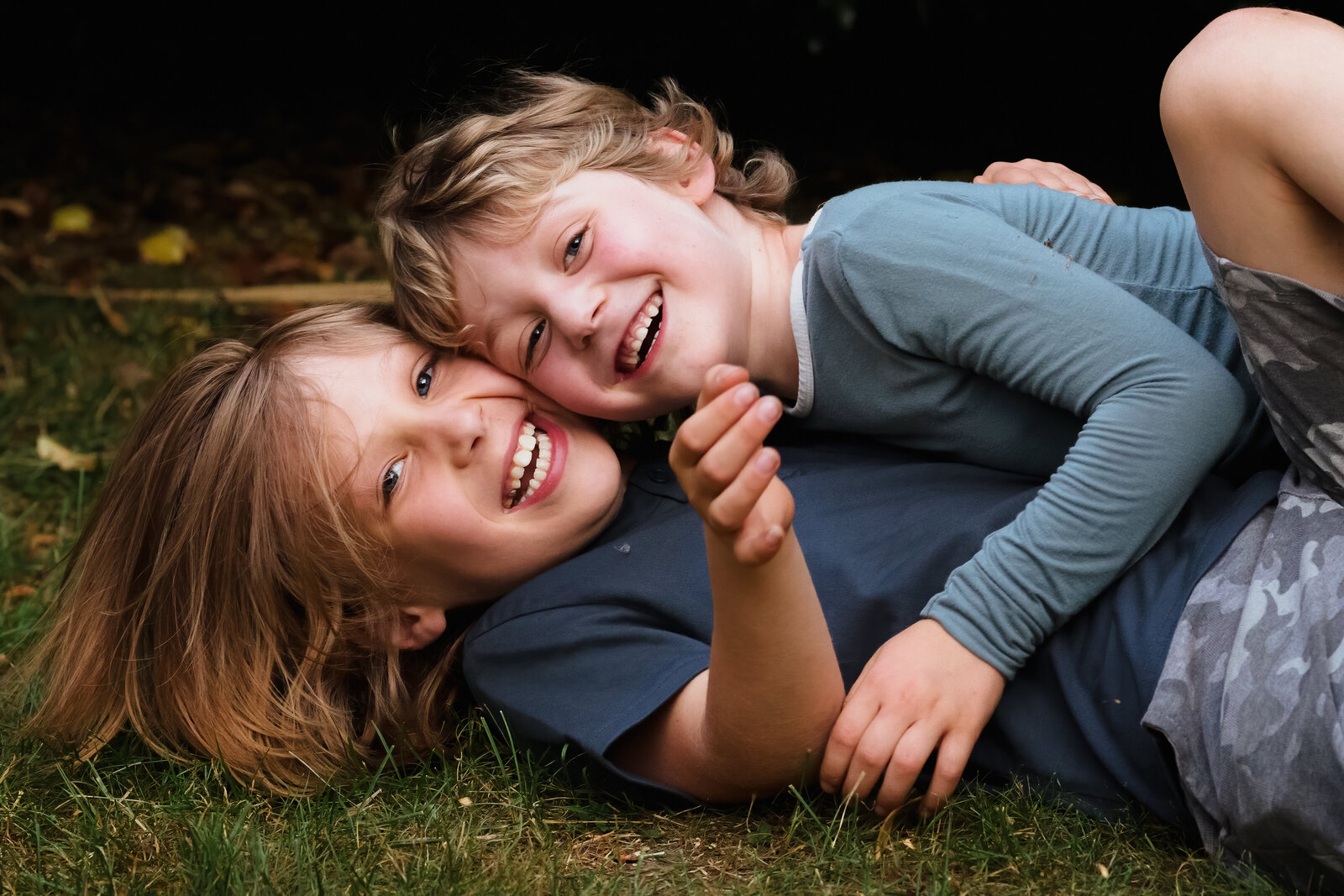 kids-playing-nj-family-photographer
