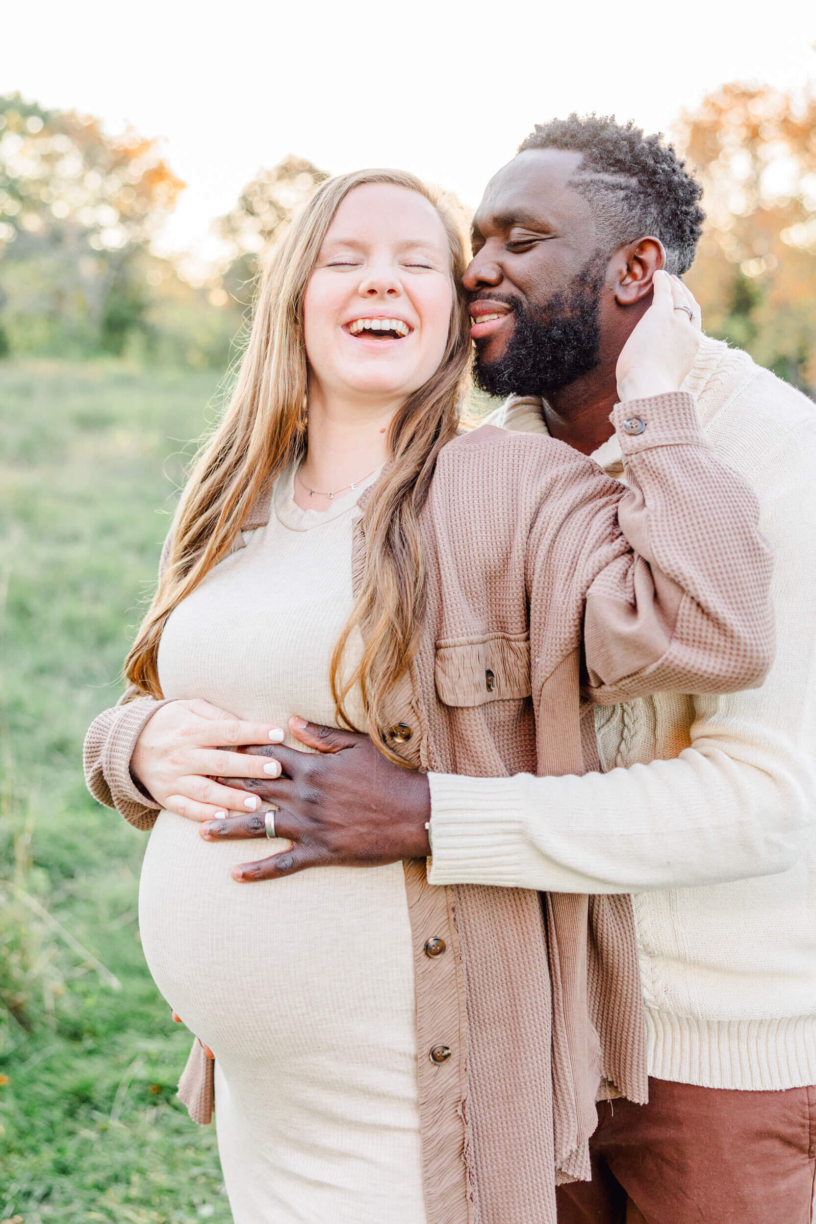 Greater-Boston-Fall-Maternity-Photography-Session-10