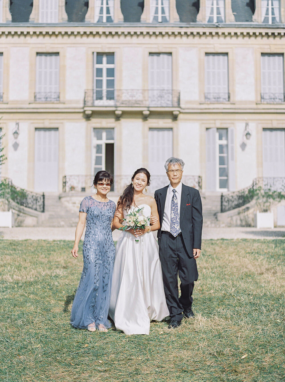 timeless-chic-wedding-chateau-de-santeny-paris-junophoto-047