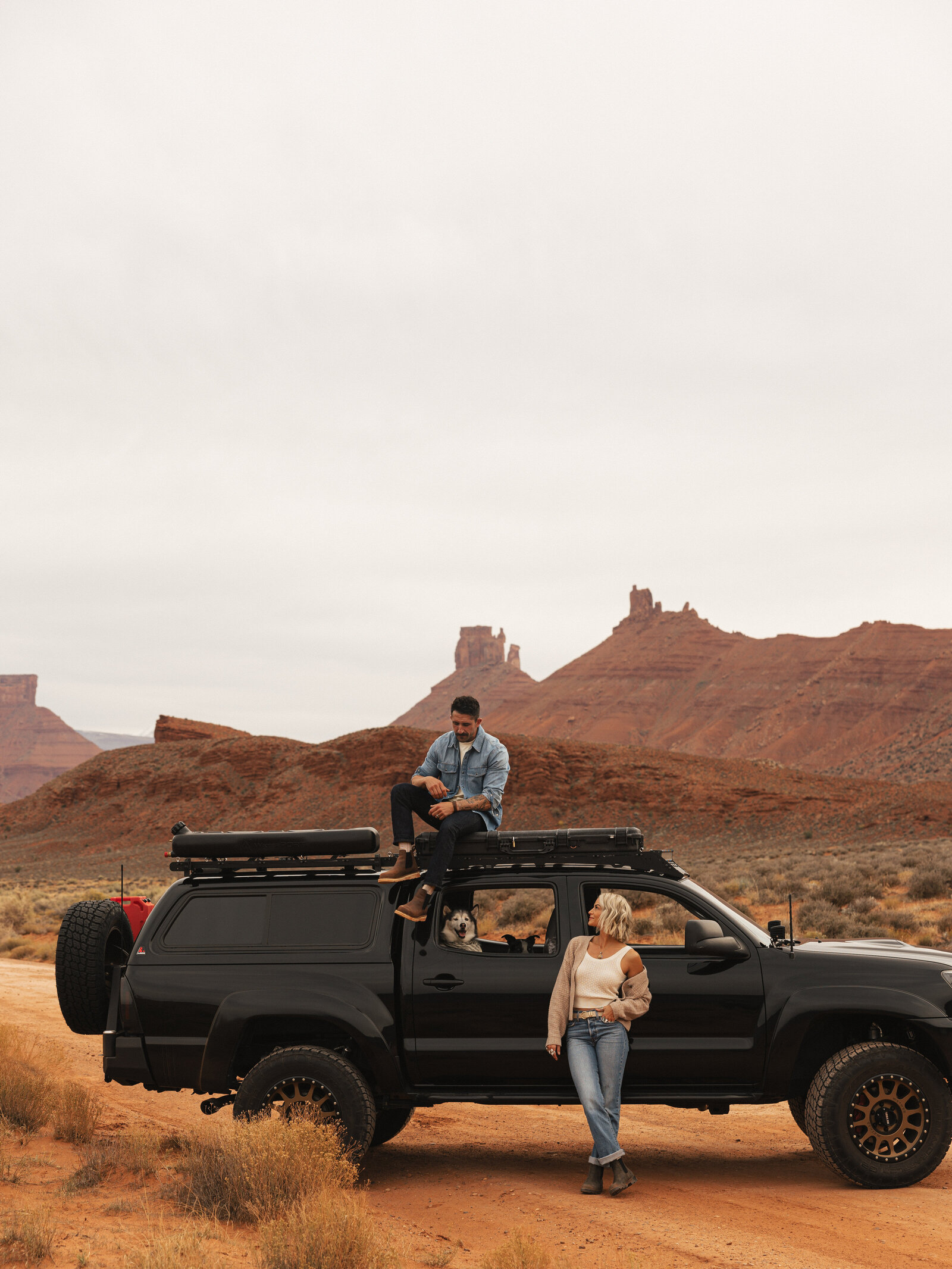 N + J Moab Adventure | Utah Desert Couple | Offroad Dog Adventure Session | Previews-6023