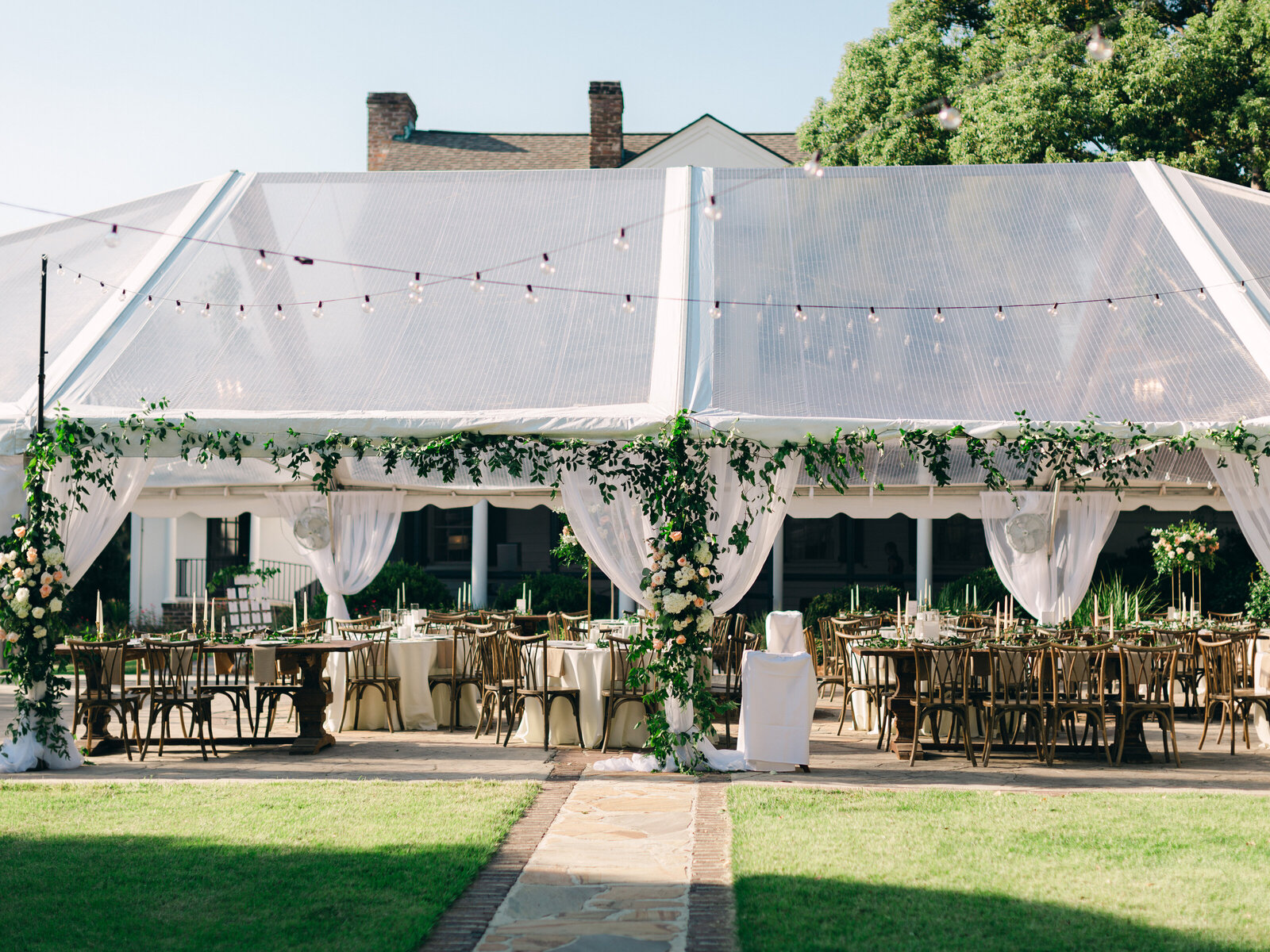 4-torianna-brooke-portraiture-legare-waring-house-charleston-wedding