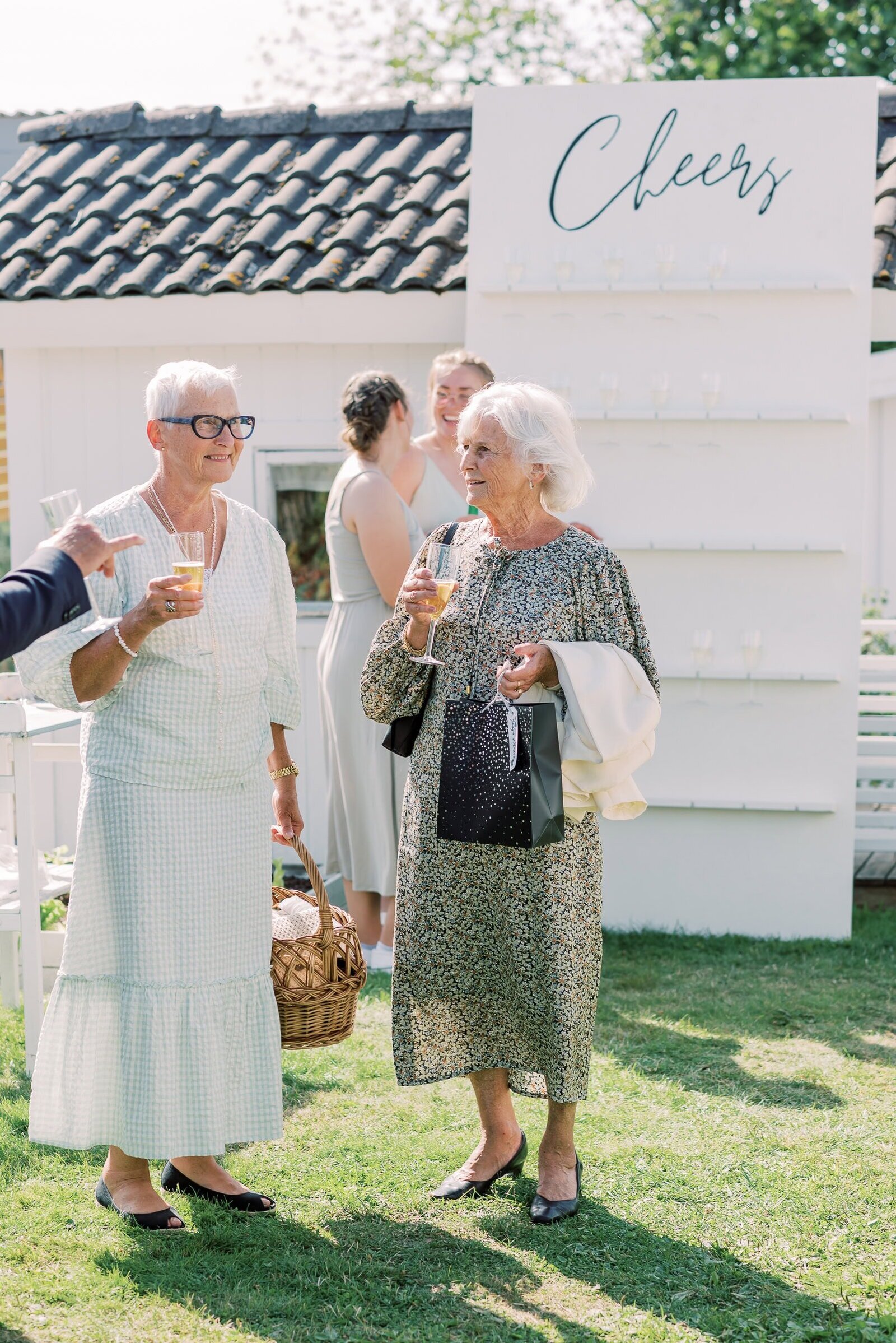 Destination Wedding Photographer Anna Lundgren in Stockholm Destination Wedding in Sundsvall Sweden_093