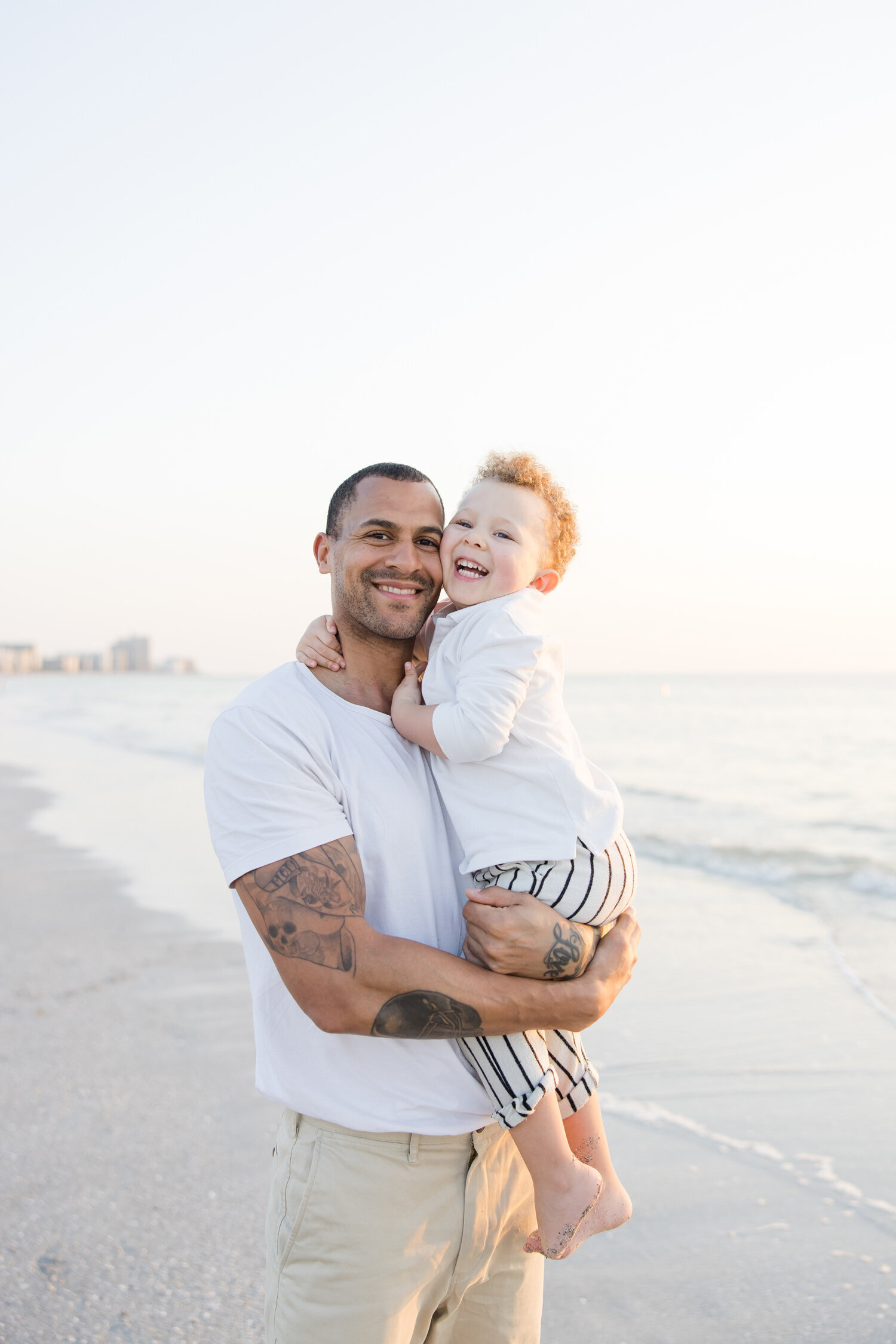 Lovely-Dad-and-son-beach-photos