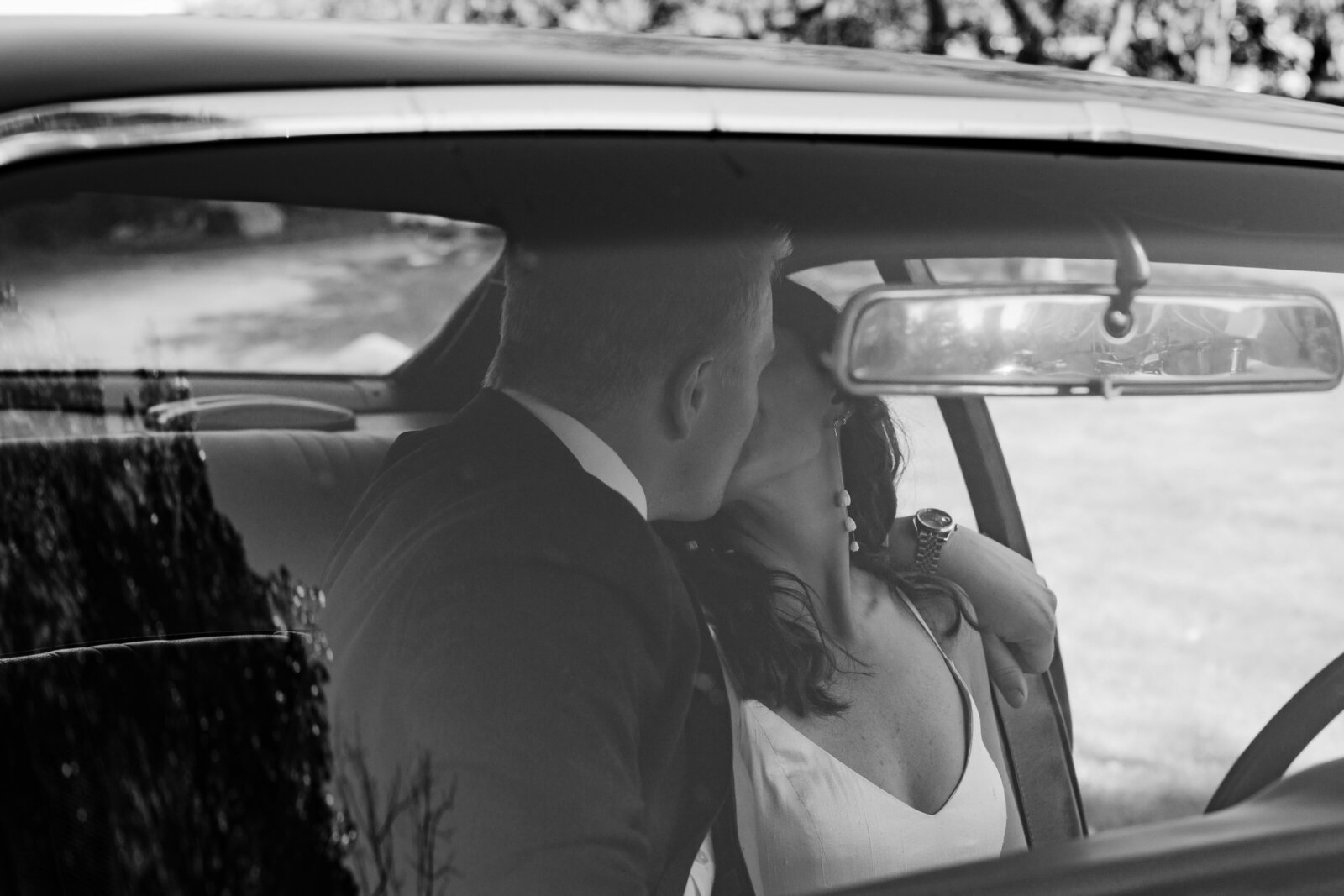 editorial_film_wedding_photographer_minnesota_minneapolis_st_paul_twin_cities_elopment_colorful_true_to_color_caitlyn_kloeckl_photography780