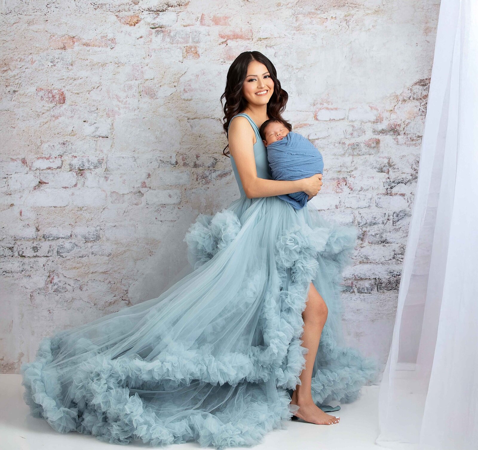 Scottsdale newborn photos with mom in blue