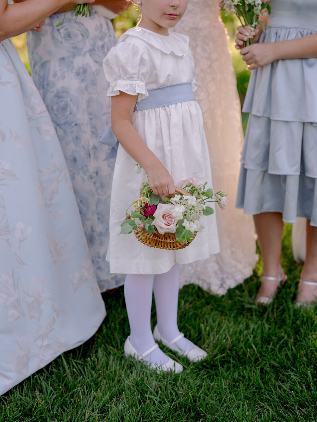 28Kate Campbell Floral The Oaks waterfront summer wedding by Julie Livingston photo