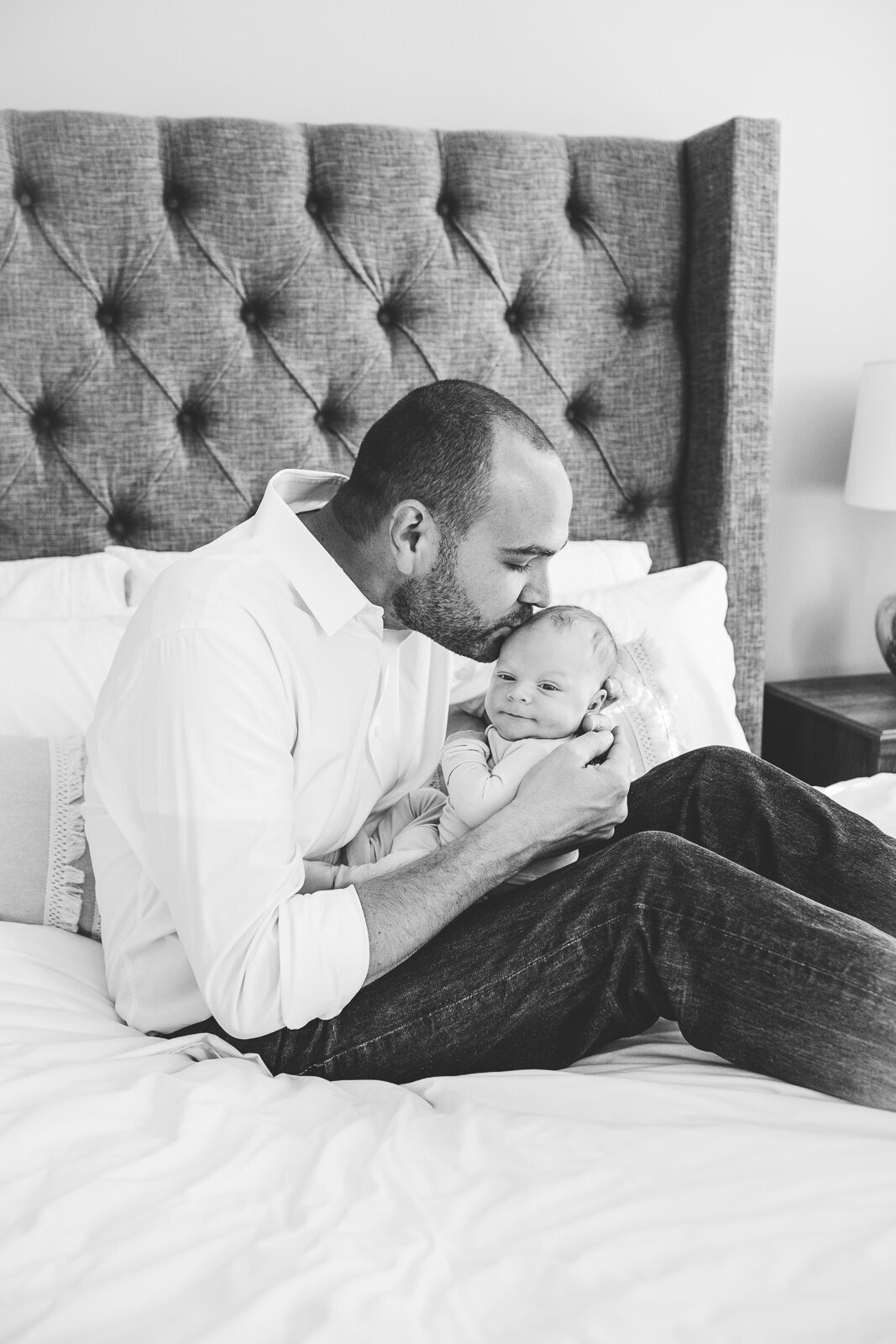 In-home_newborn_lifestyle_photography_session_one_month_old_Lexington_KY_photographer-3