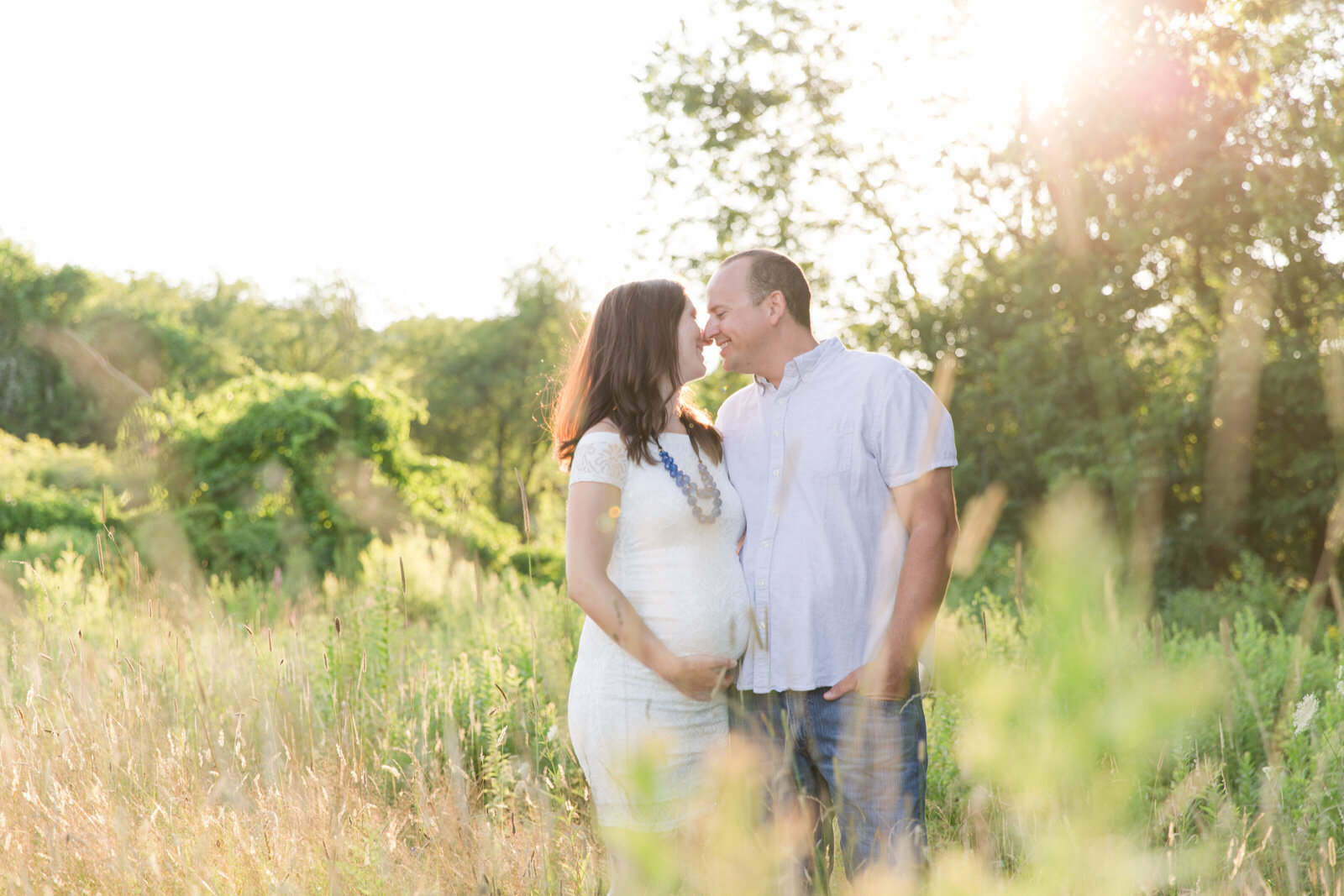 Natural Light Glowy Maternity photos with Corinne Isabelle Photography