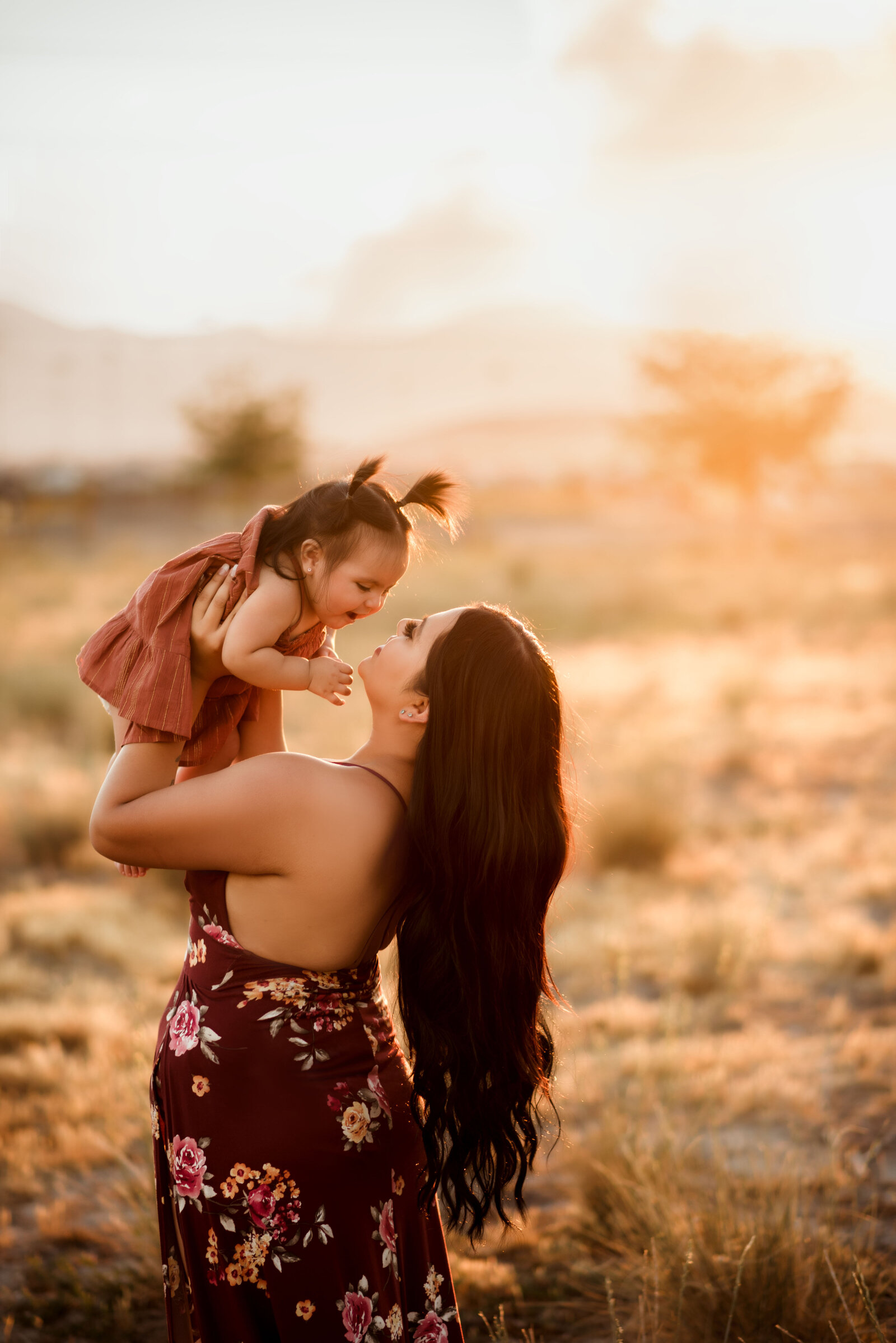 mom and me posing ideas outdoor