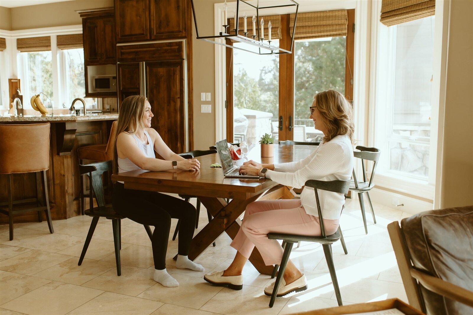 Dr. Gwen meets with her patient to discuss her symptoms and determine a plan of care.
