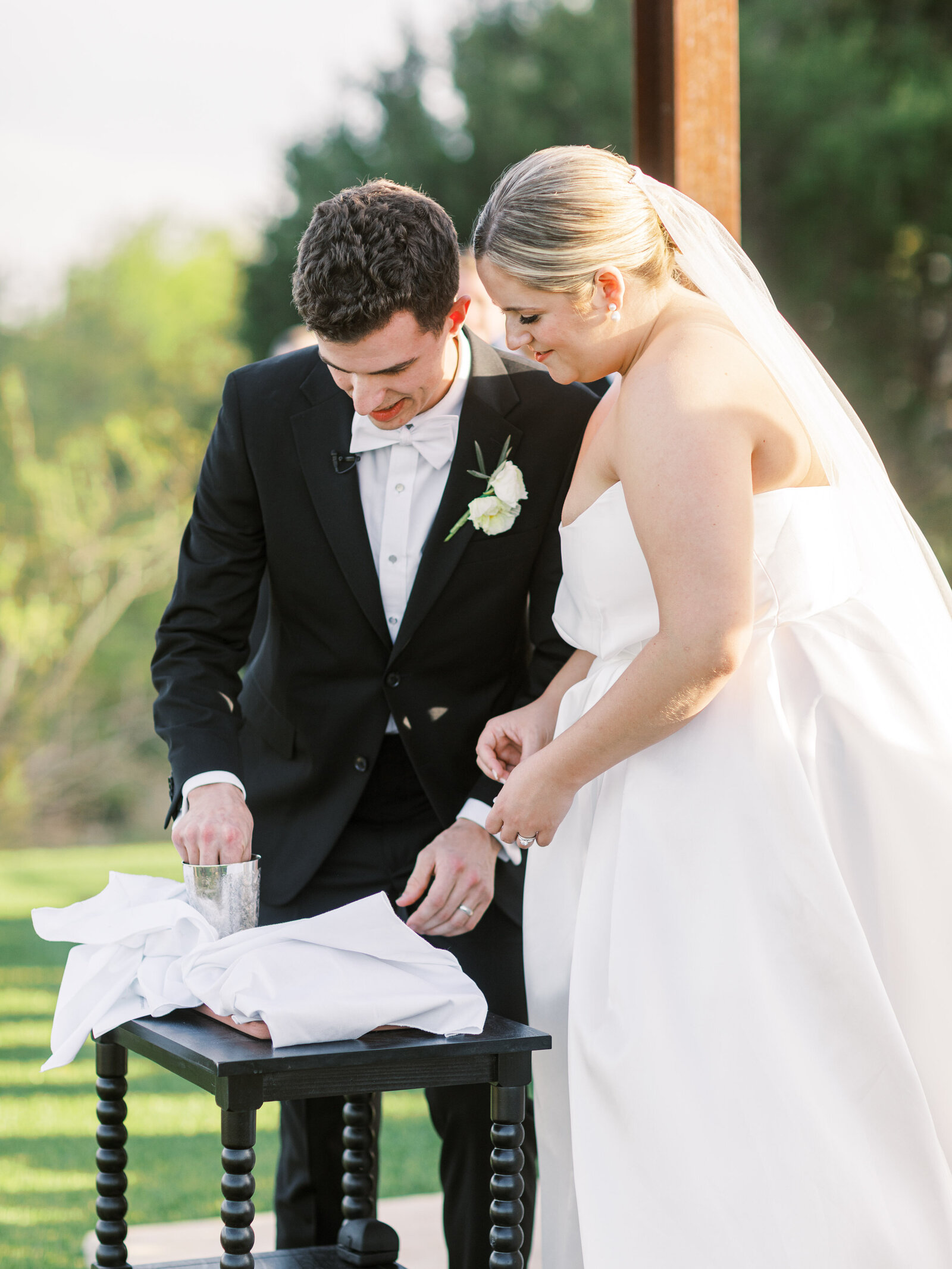 timeless-wedding-ceremony-dallas-outdoor-lazy-s-hacienda-venue-25