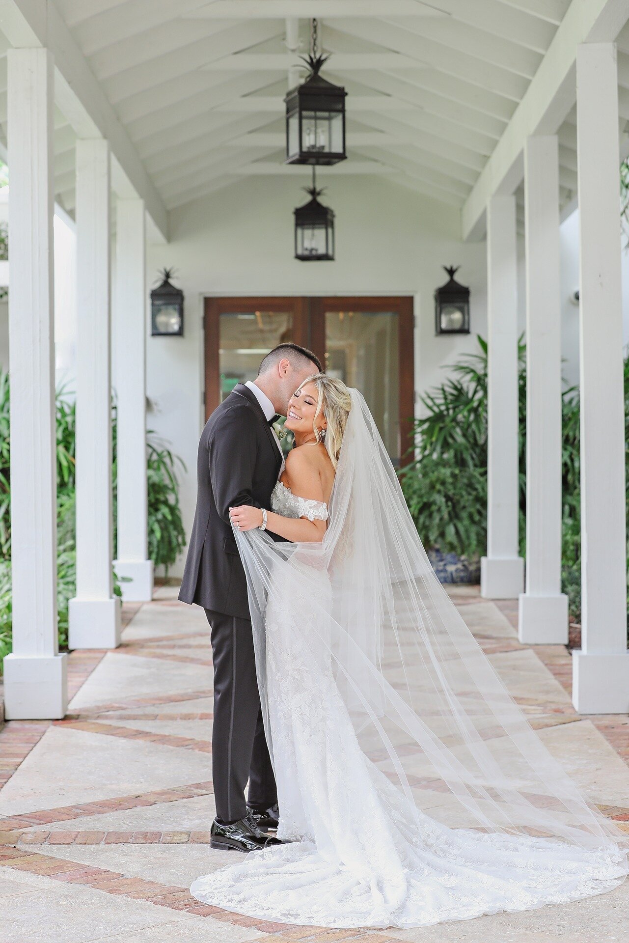 bride-groom-pelican-club-wedding-3