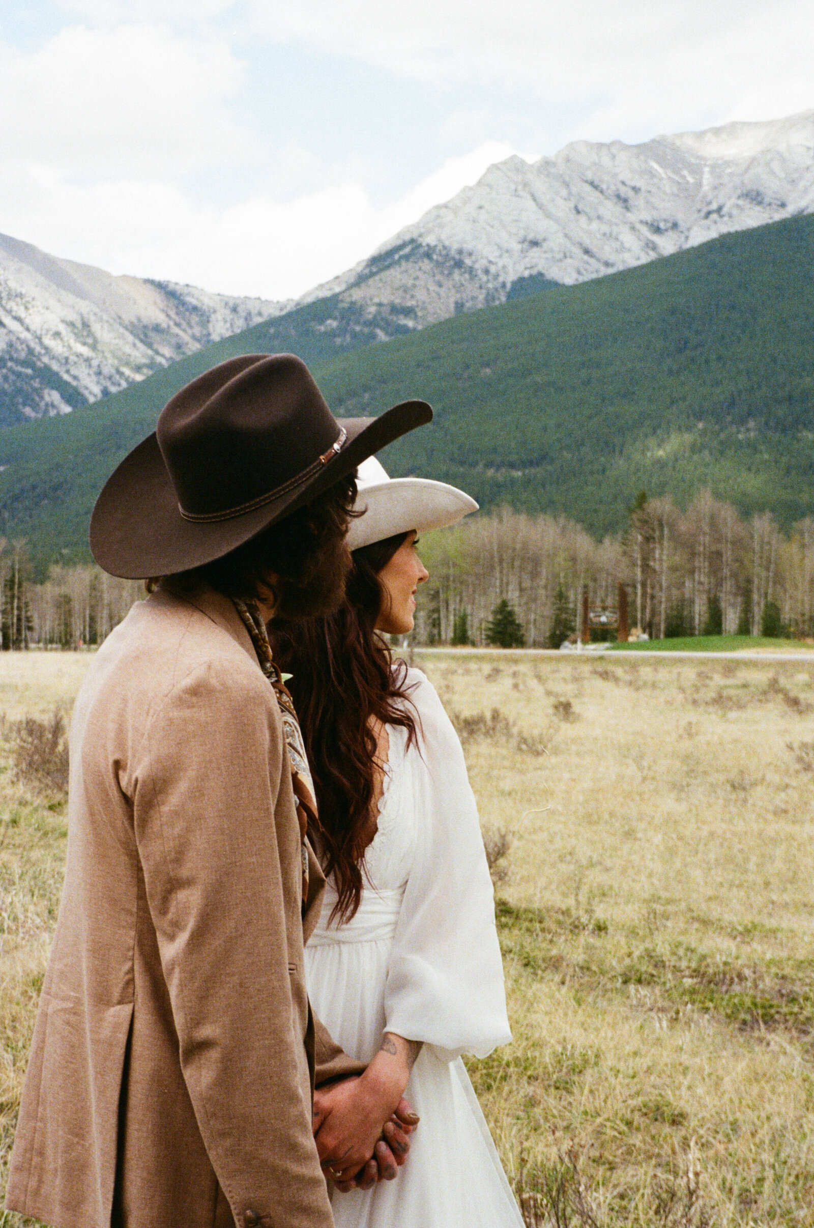 Danielle-Aisling-Boundary_Ranch_Wedding_Banff-50