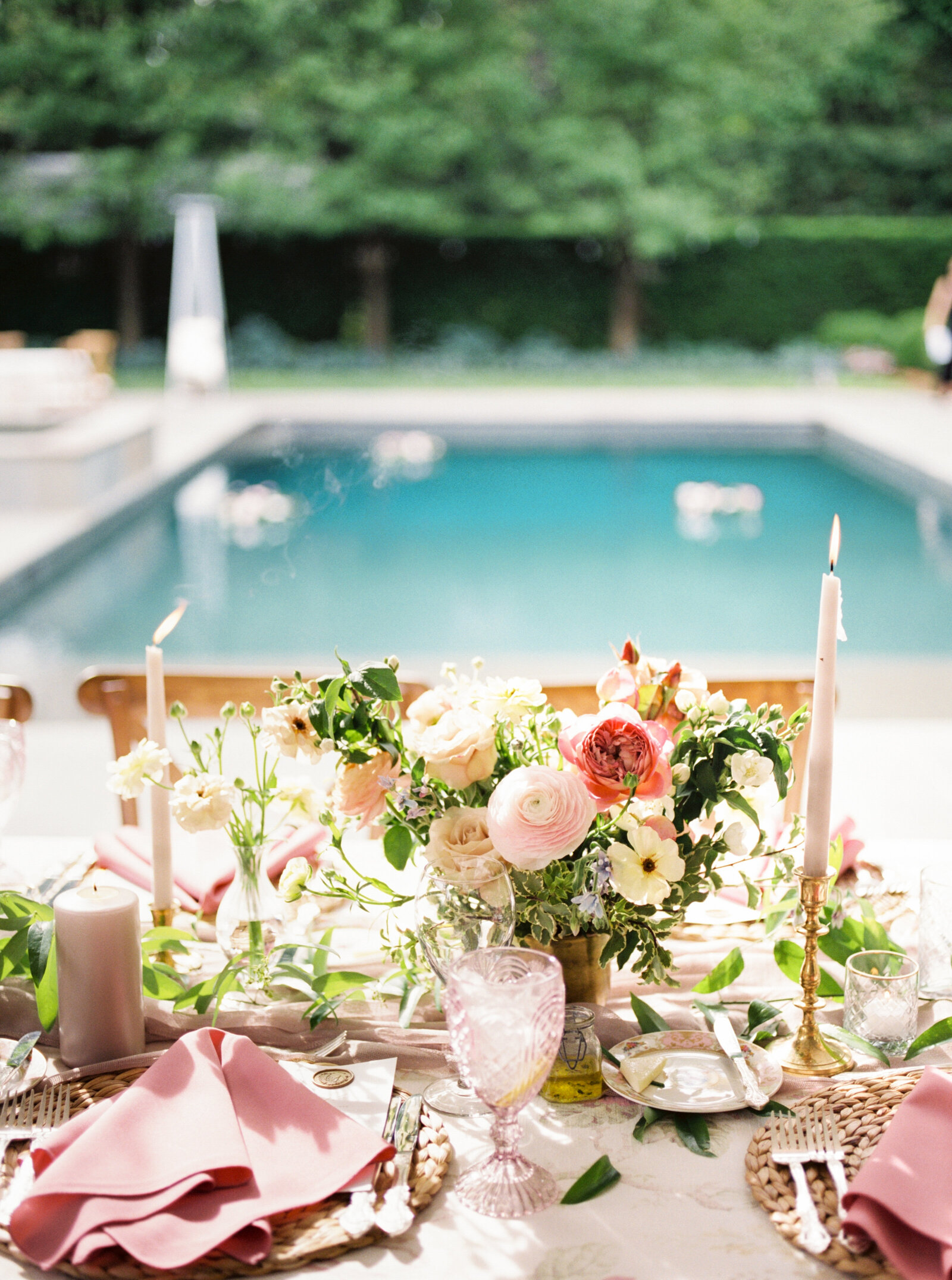 049-sean-cook-wedding-photography-garden-reception-table