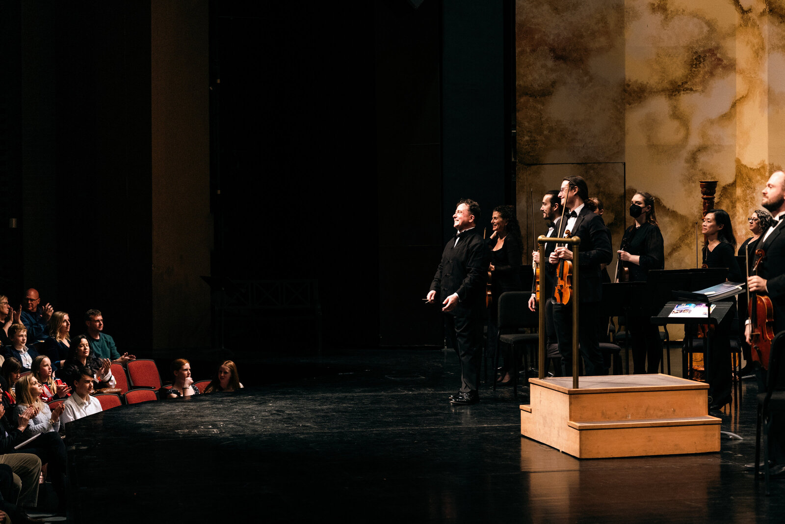 Performance - 040624-186