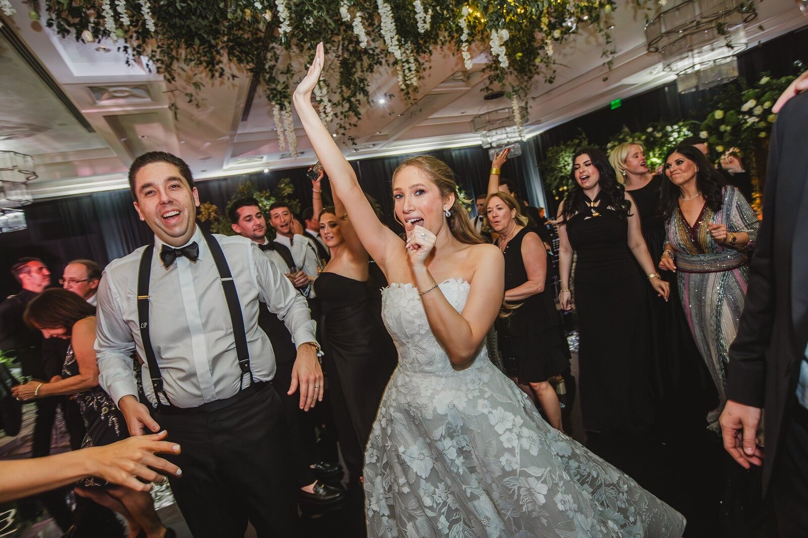 bride-singing-woodfield-reception