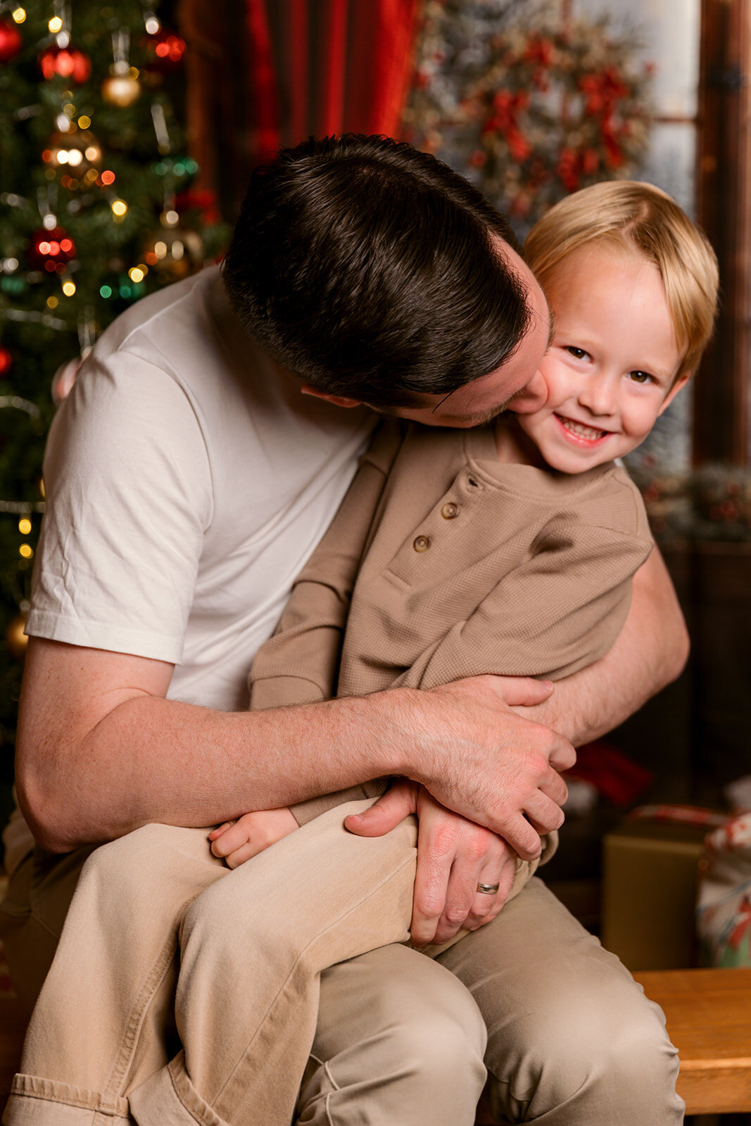 Travis & Benny Studio - Higgins Xmas Mini-23