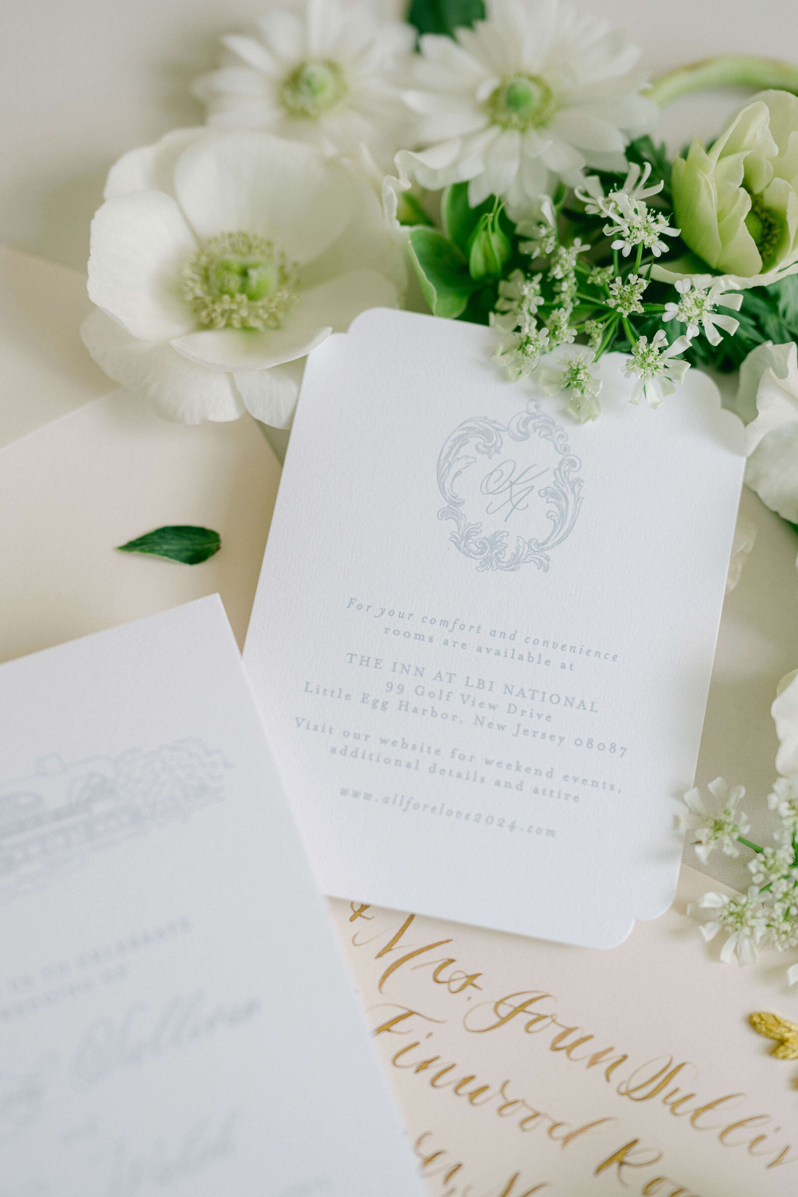 lace-and-belle_custom-wedding-invitations