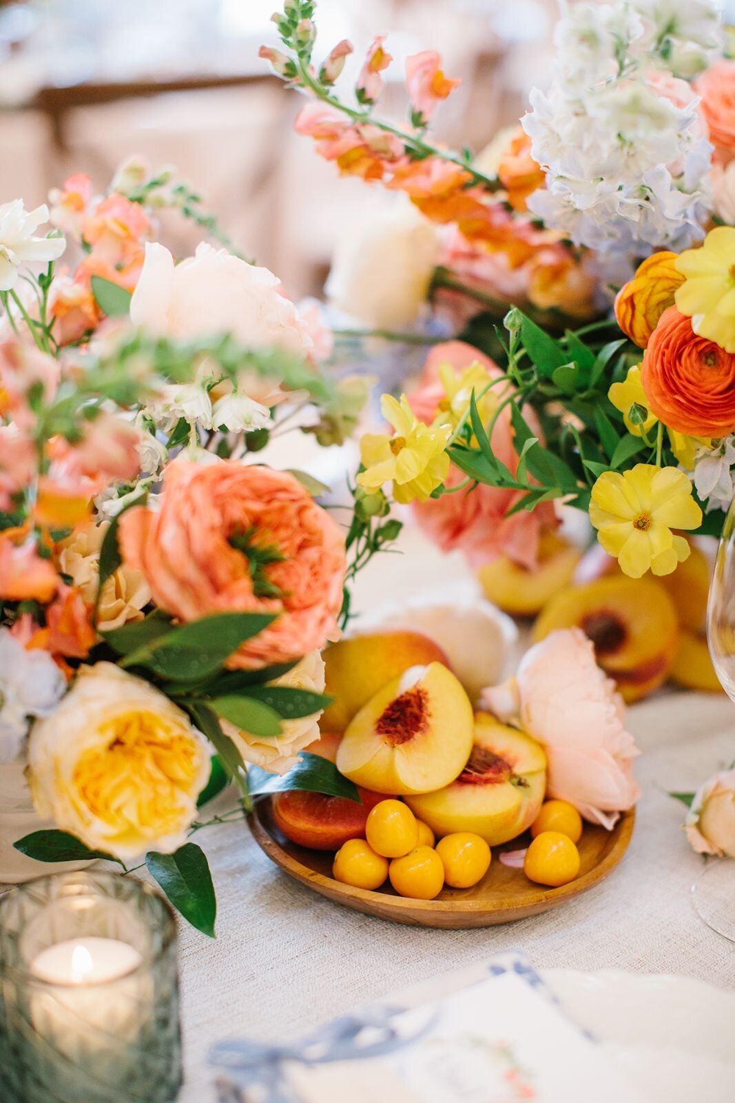 leila-james-events-newport-rhode-island-luxury-wedding-planner-castle-hill-inn-venue-erin-mcginn-wedding-photographer-bright-florals-CH0603 copy