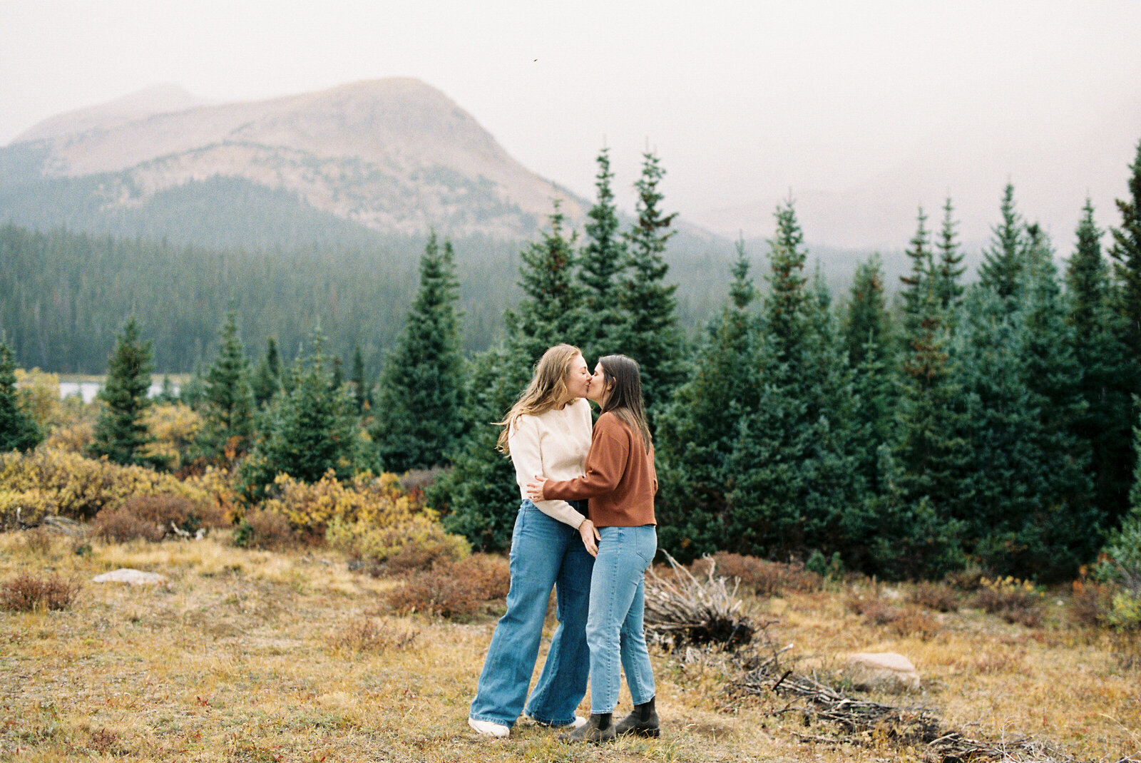 MENIQUEKOOSPHOTO-LAUREN & CASEY ENGAGEMENT FILM-006-2