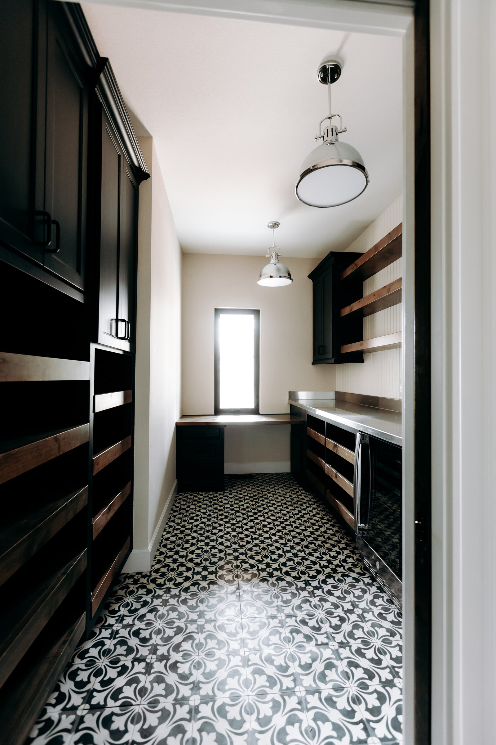 WALKINPANTRY