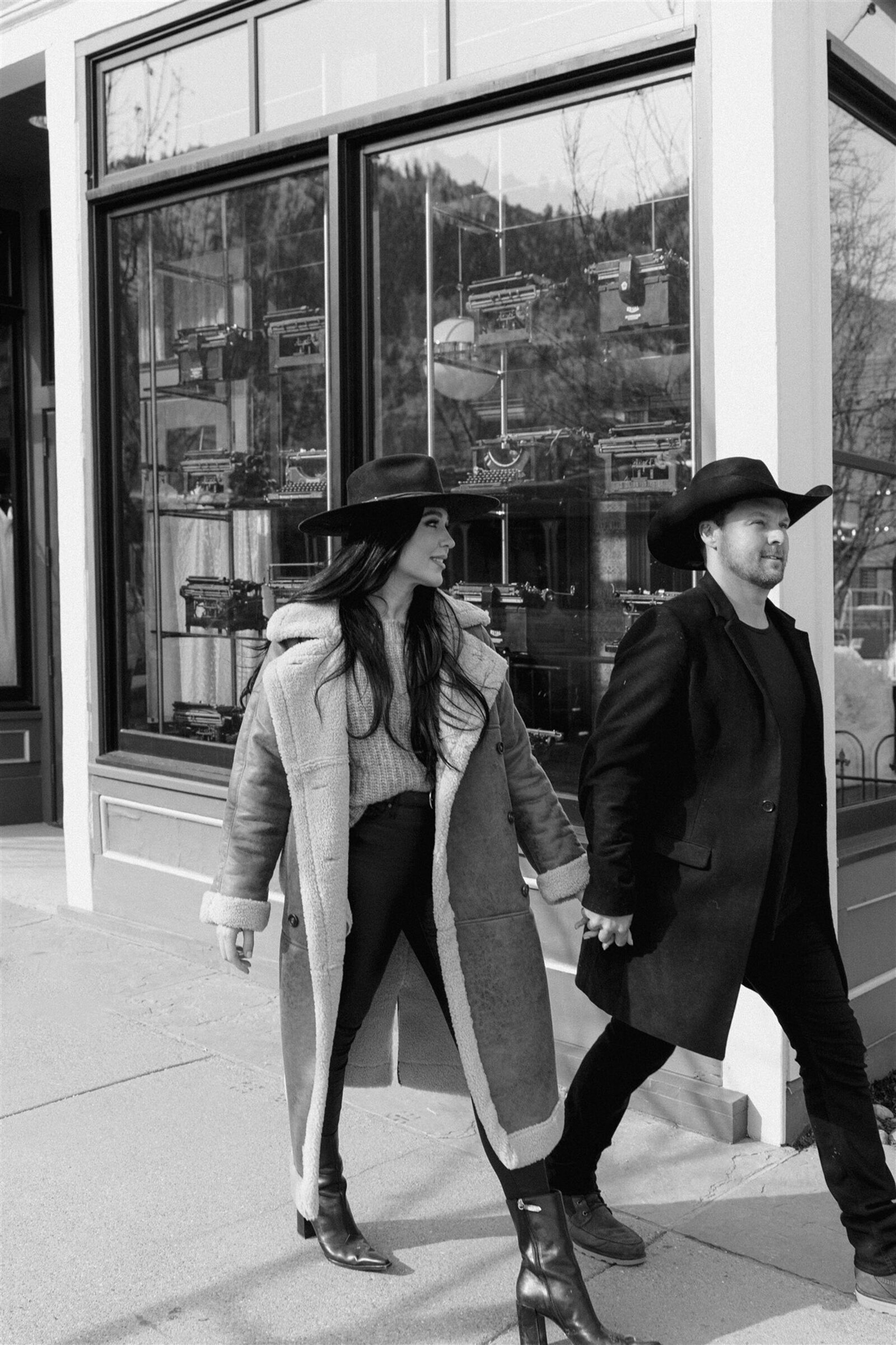 Hotel Jerome après-ski engagement photography