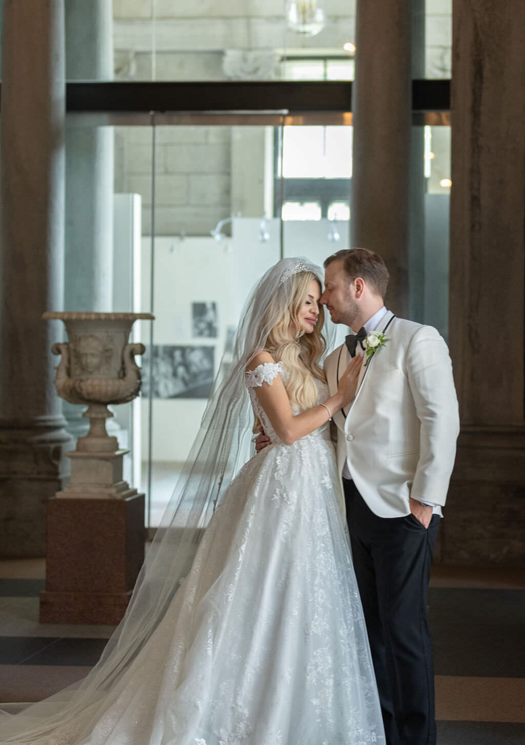 Cathédrale Marie-Reine-du-Monde Wedding_montreal best wedding photographer | luxury moment photography-8693