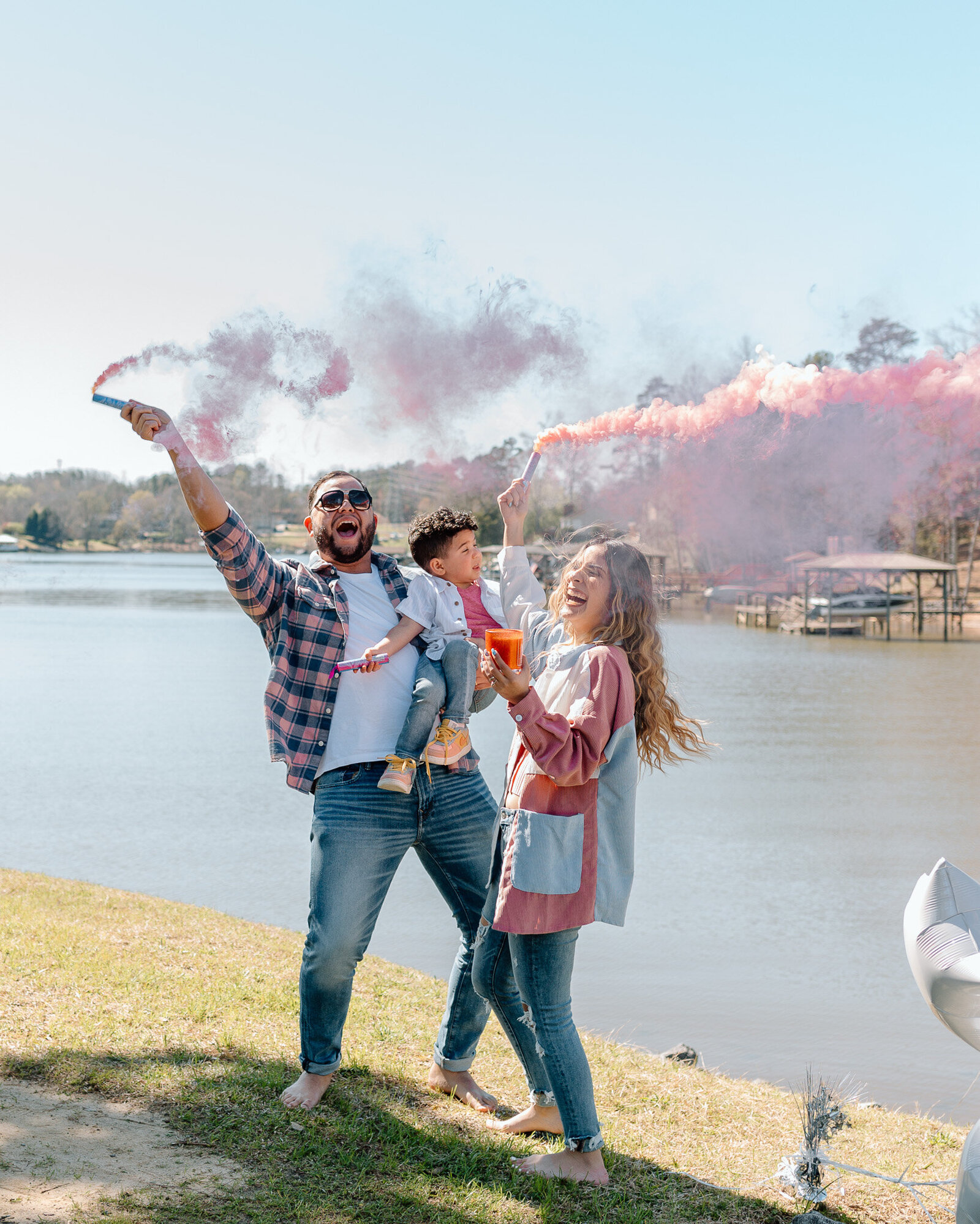 its-a-girl-lake-photoshoot-gender-reveal (2)