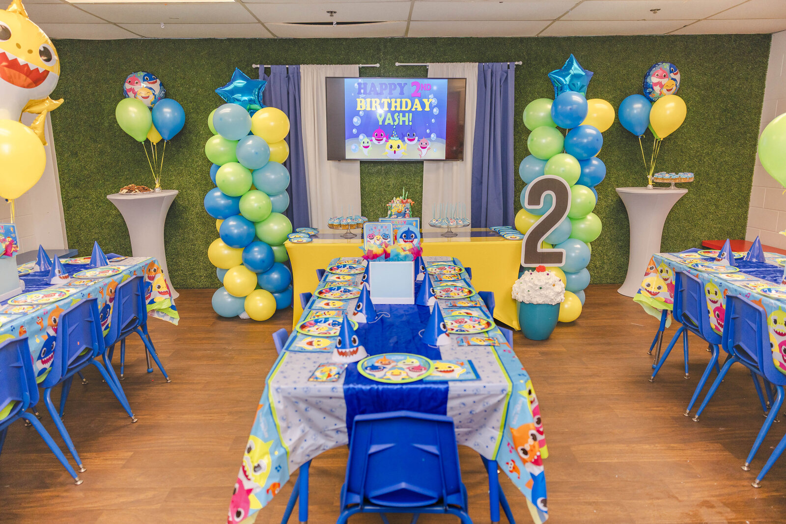 baby-shark-2nd-birthday-party-decor-setup