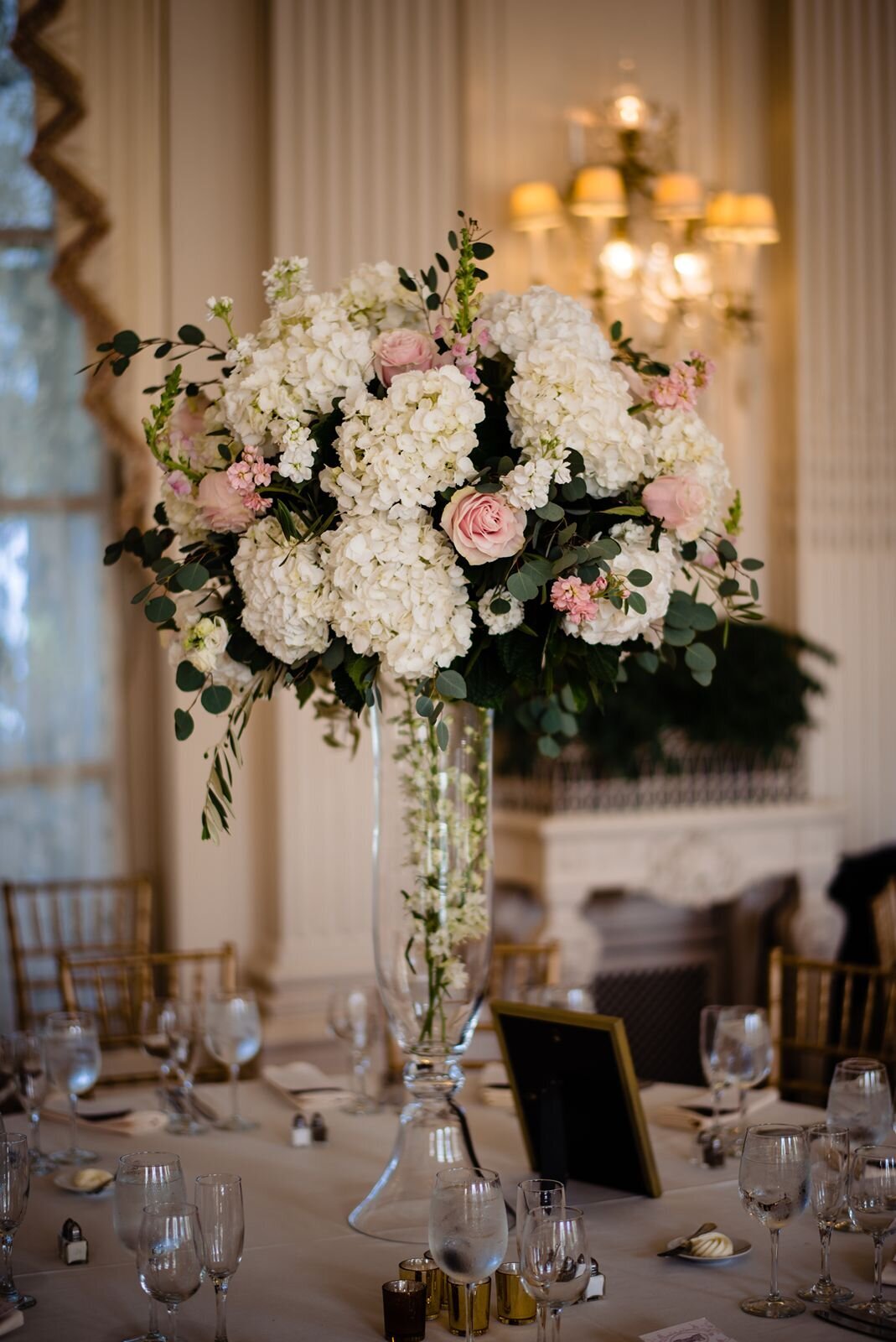 leila-james-events-newport-ri-wedding-planning-luxury-events-rosecliff-mansion-laura-and-seamus-trevor-holden-photography-37